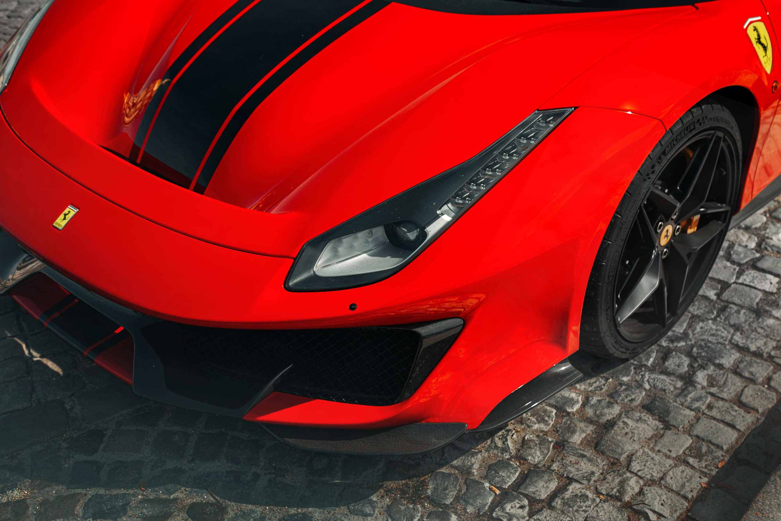 Ferrari 488 Pista. Photographer in Paris — Vitalii Motruk