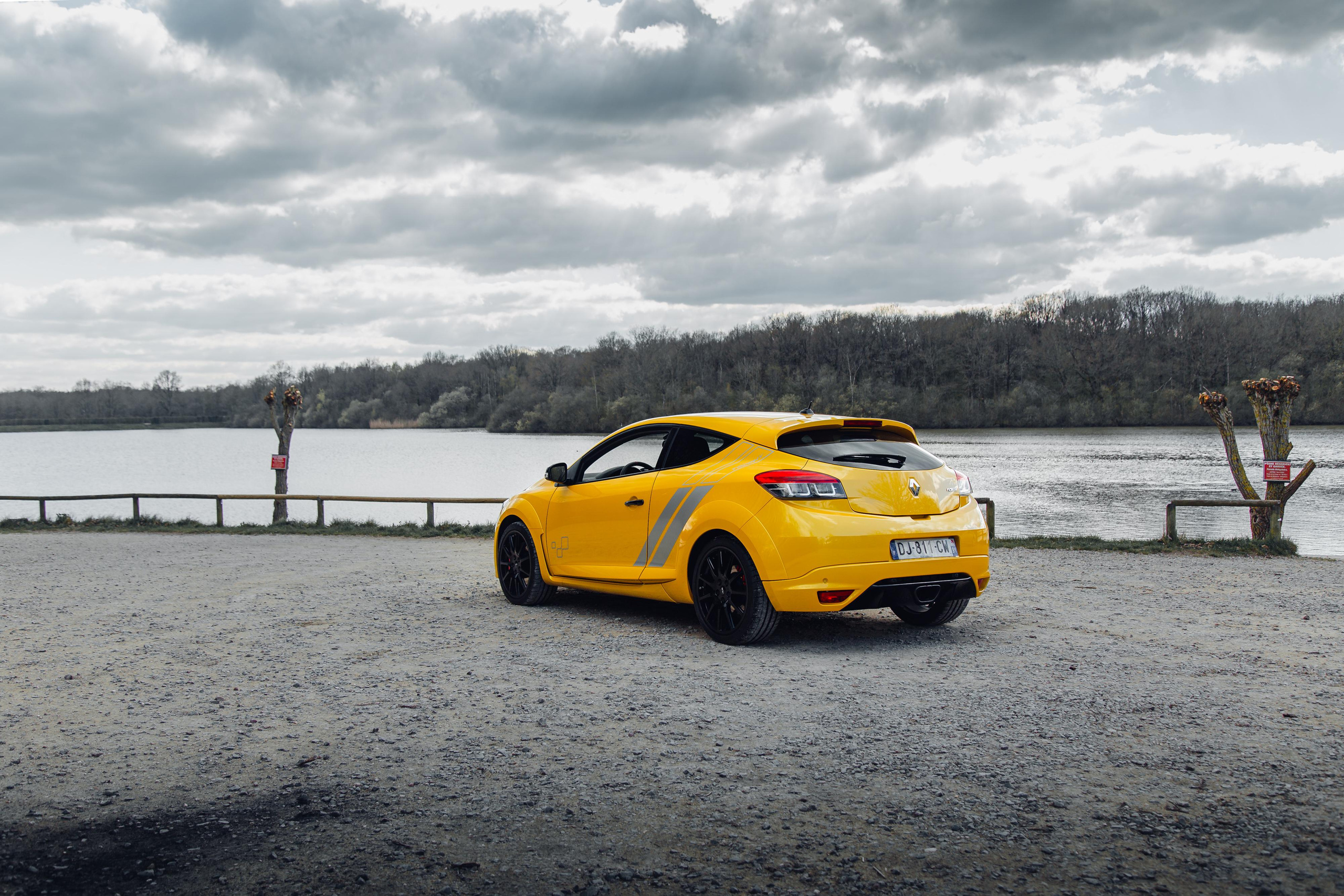 Balade avec Renault Sport. Photographer in Paris — Vitalii Motruk
