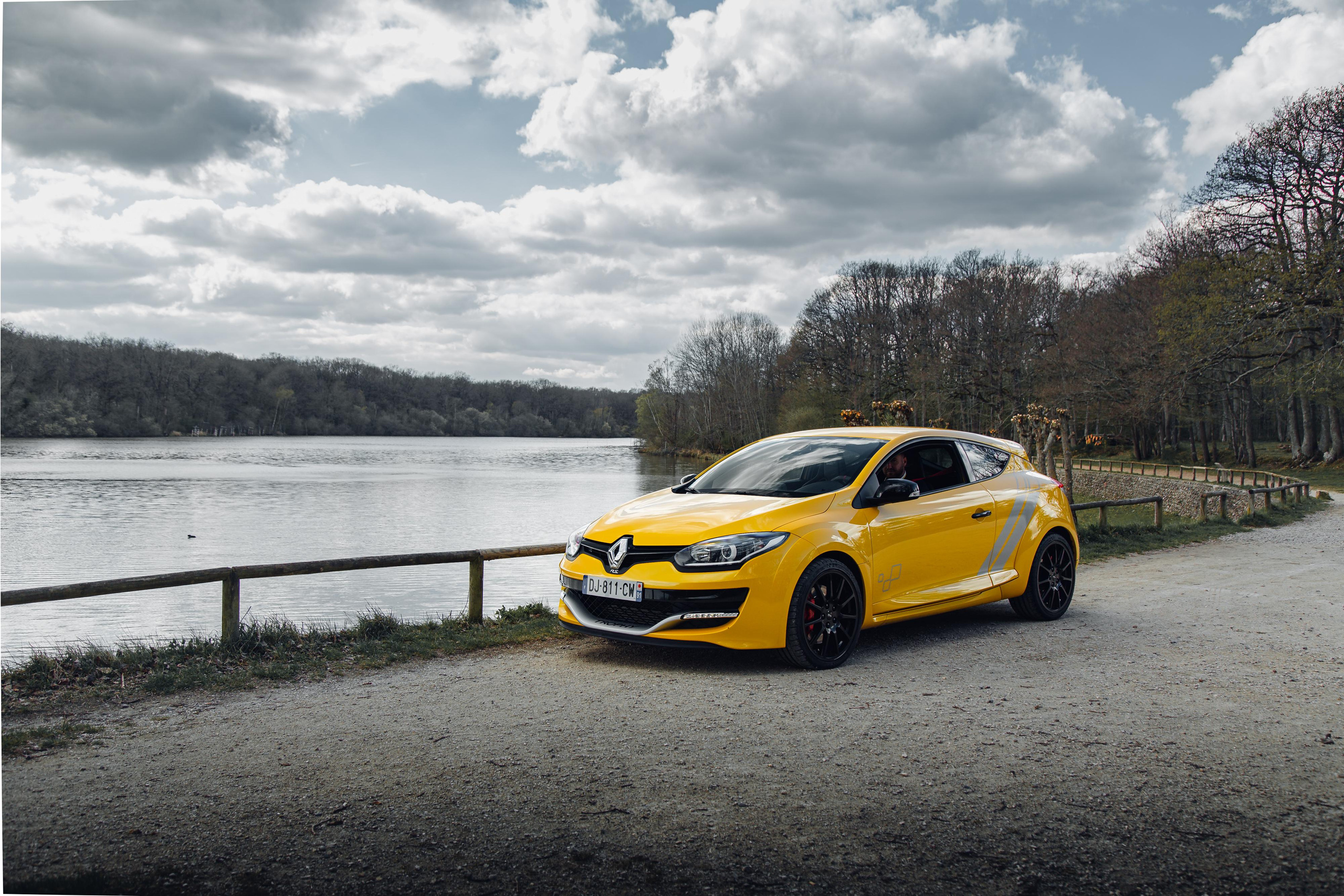 Balade avec Renault Sport. Photographer in Paris — Vitalii Motruk
