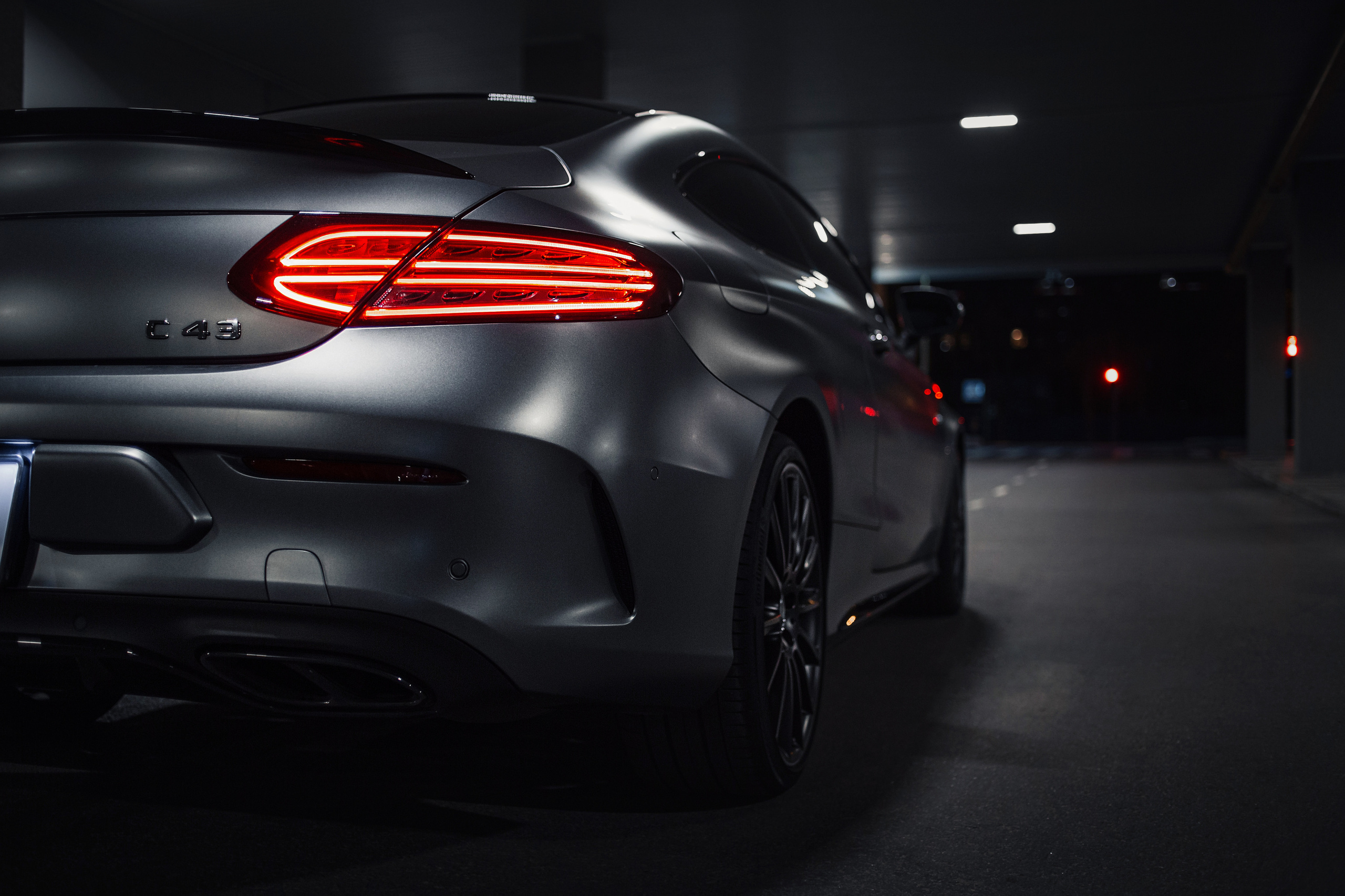 Mercedes-Benz C43 AMG. Photographer in Paris — Vitalii Motruk