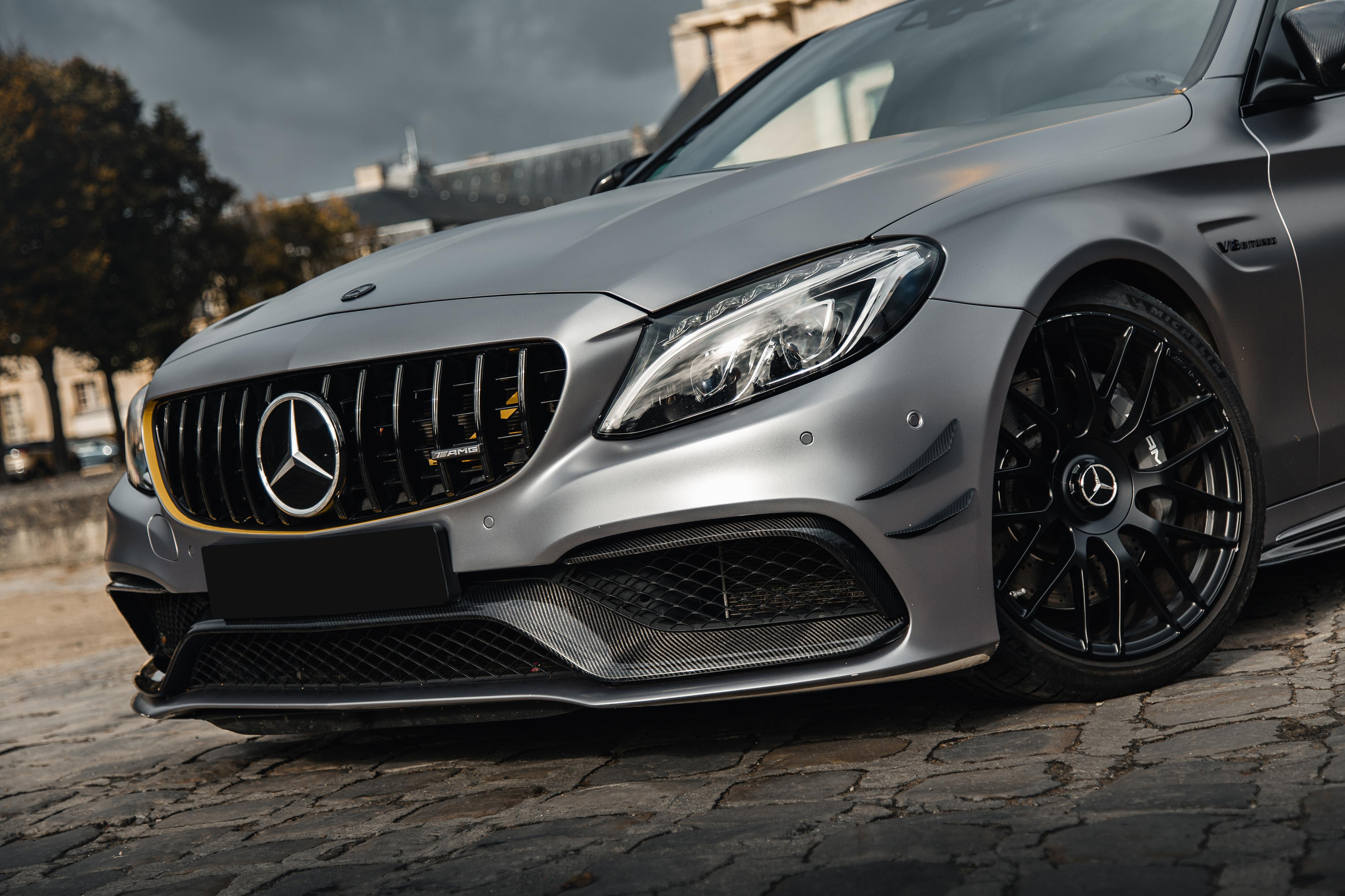 Mercedes-Benz C63 AMG. Photographe de voitures à Paris — Vitalii Motruk