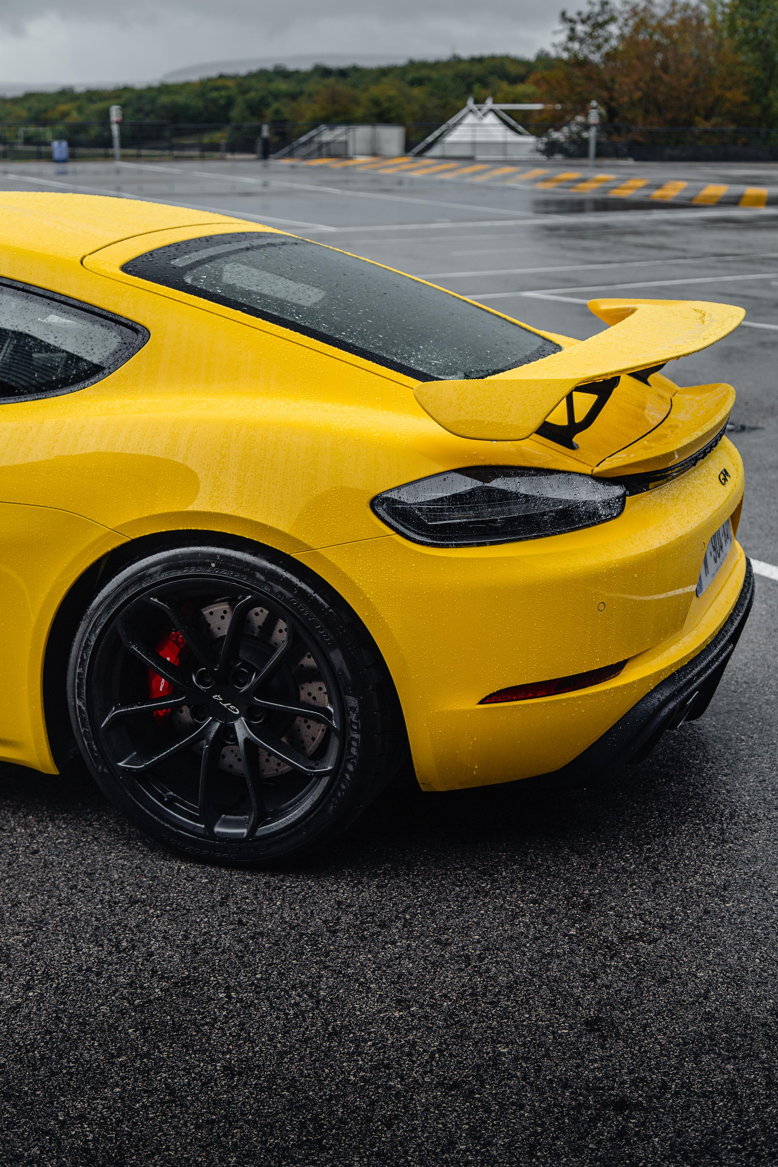 Porsche 718 GT4. Photographer in Paris — Vitalii Motruk