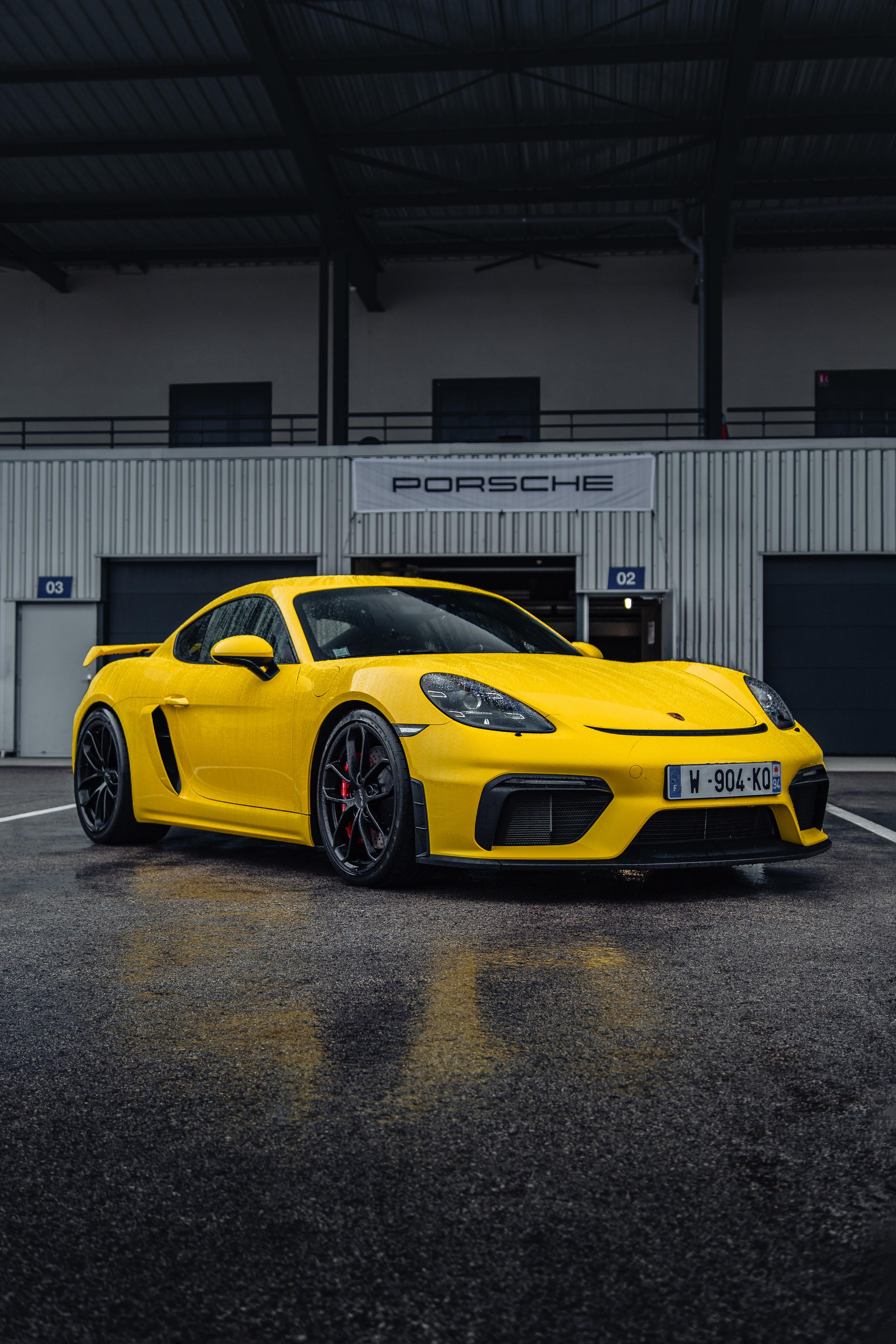 Porsche 718 GT4. Photographer in Paris — Vitalii Motruk
