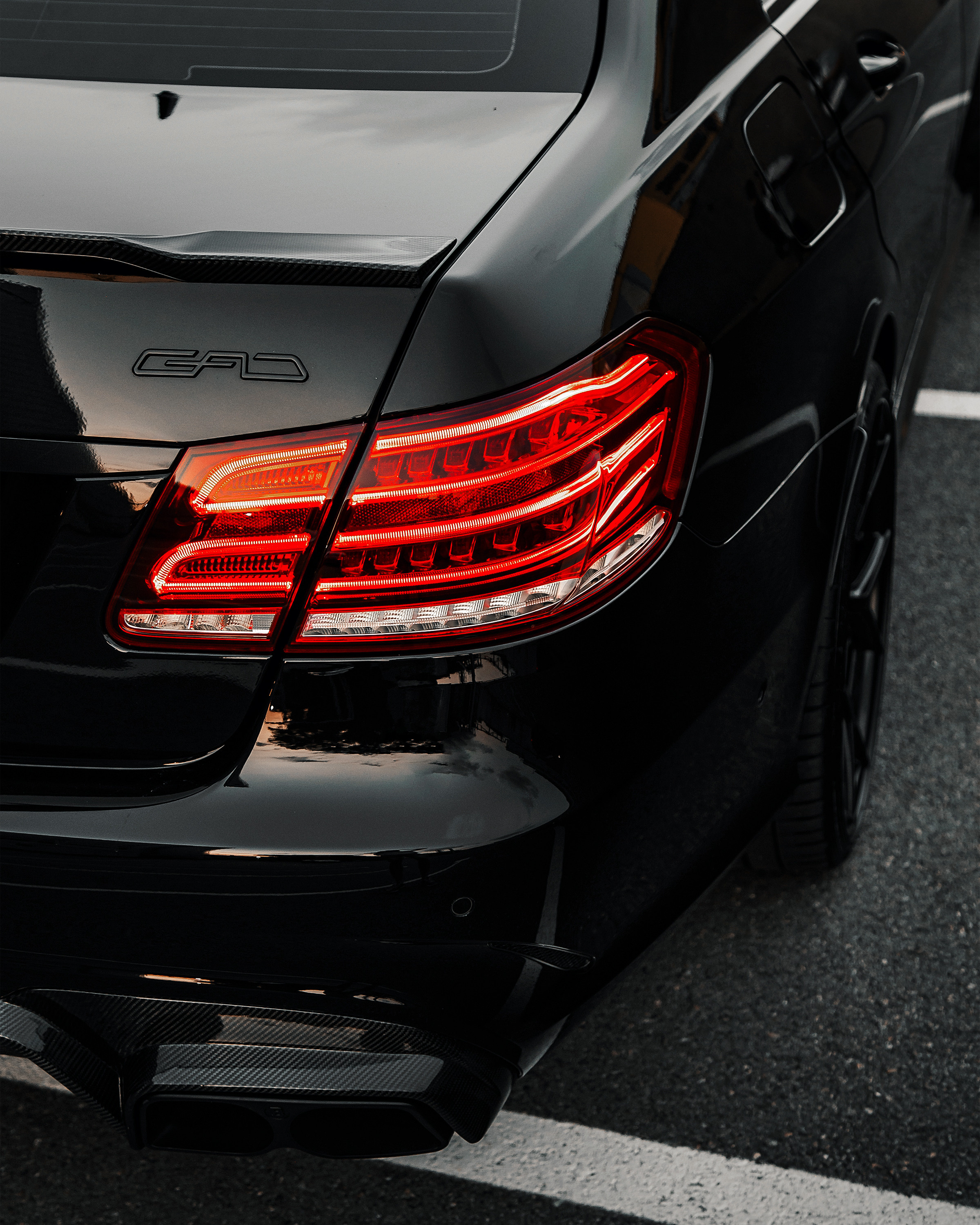 Mercedes-Benz E63 AMG. Photographer in Paris — Vitalii Motruk