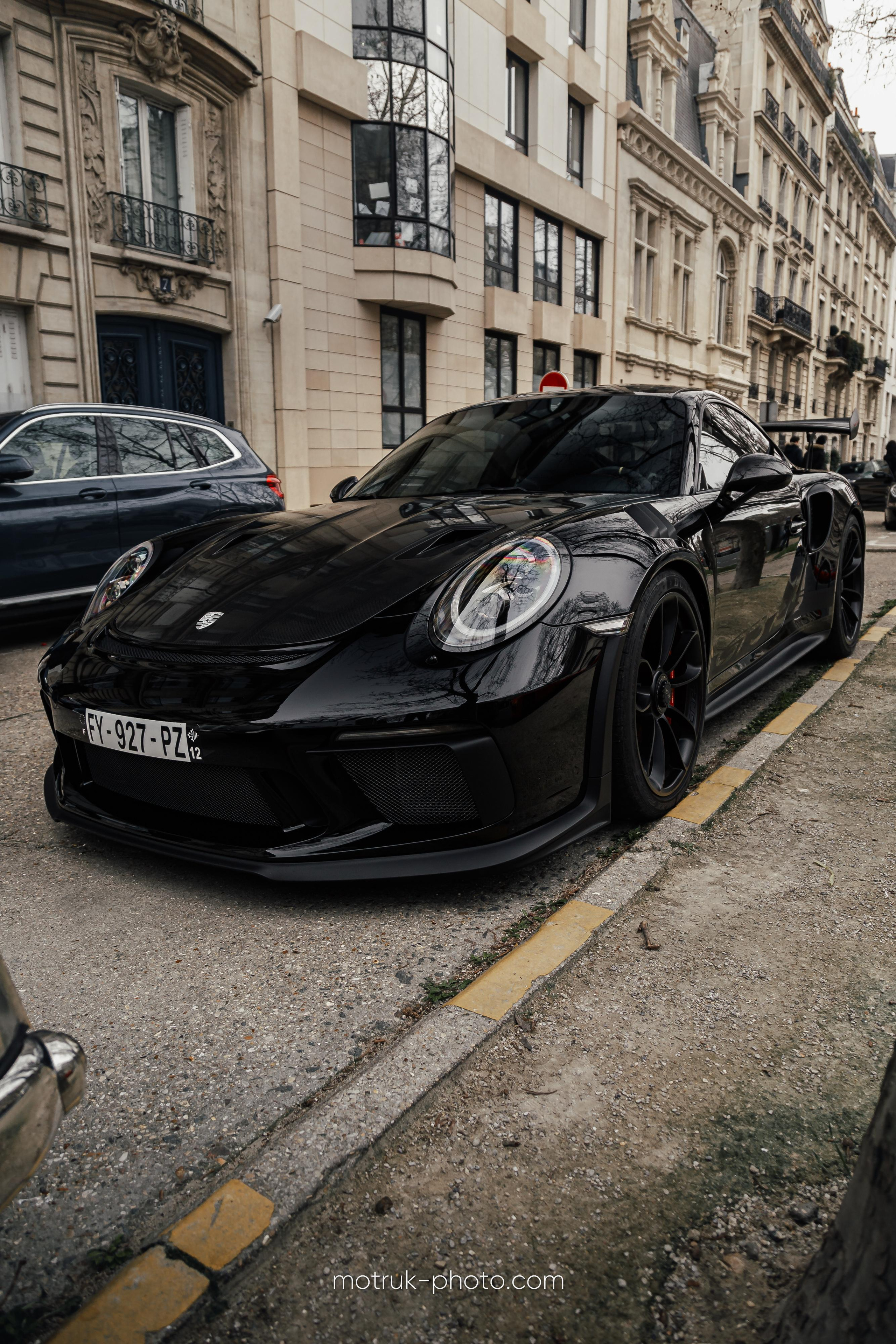 Place Vauban 23 janvier. Photographer in Paris — Vitalii Motruk