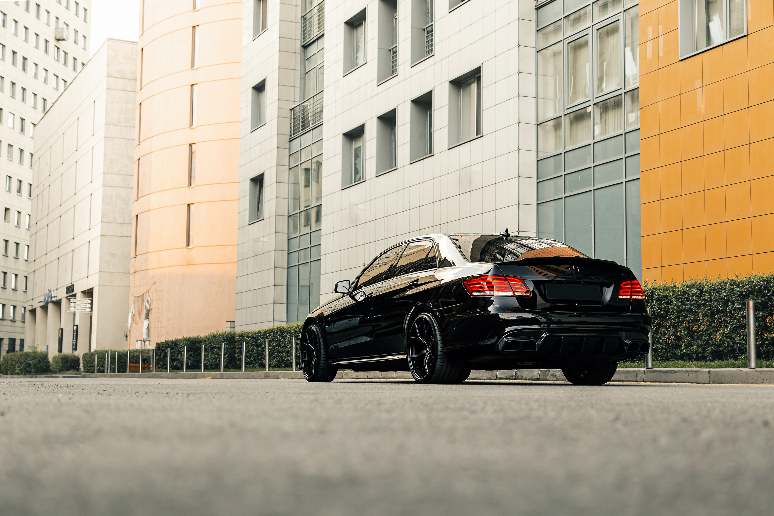 Mercedes-Benz E63 AMG. Photographer in Paris — Vitalii Motruk