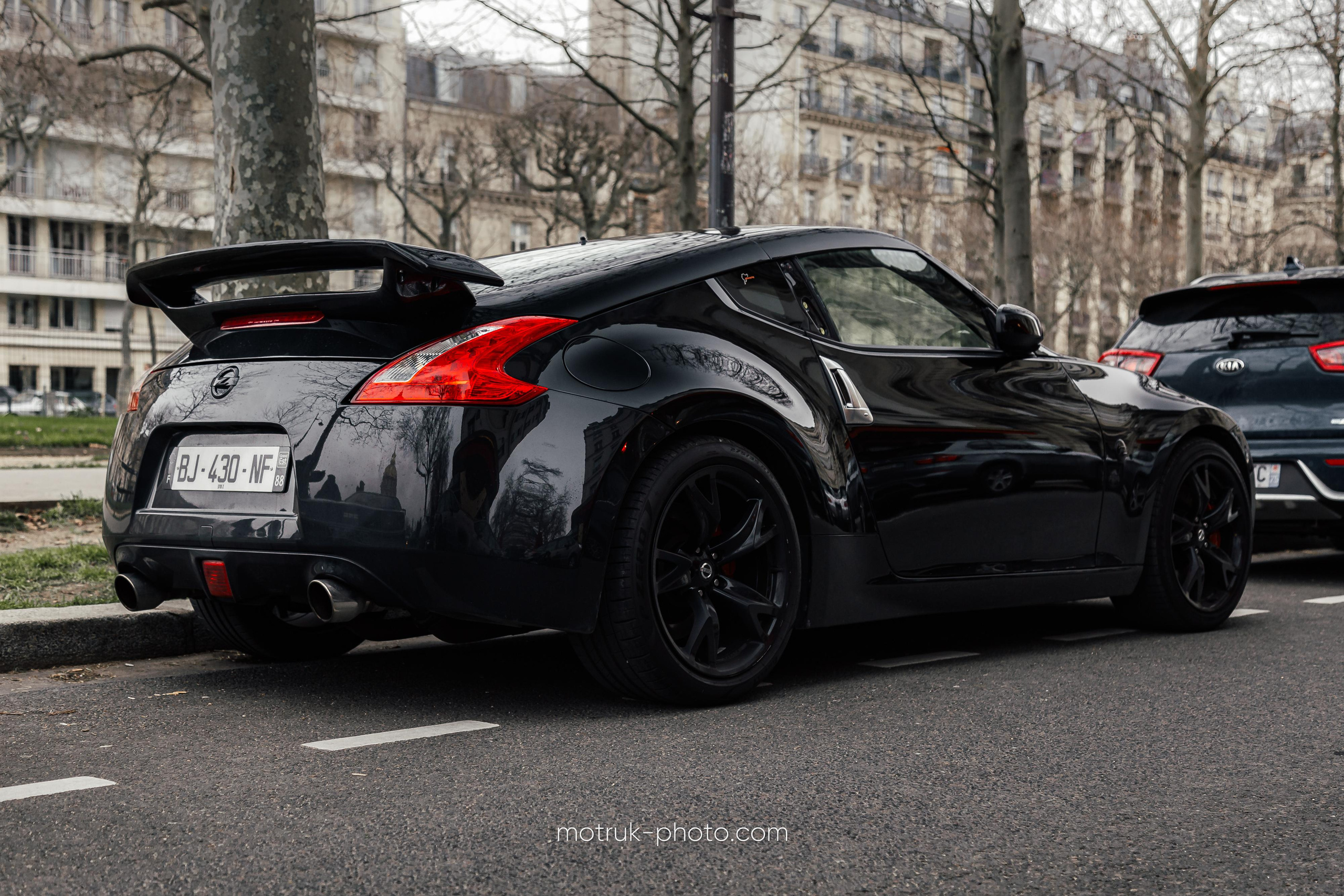 Place Vauban 23 janvier. Photographer in Paris — Vitalii Motruk