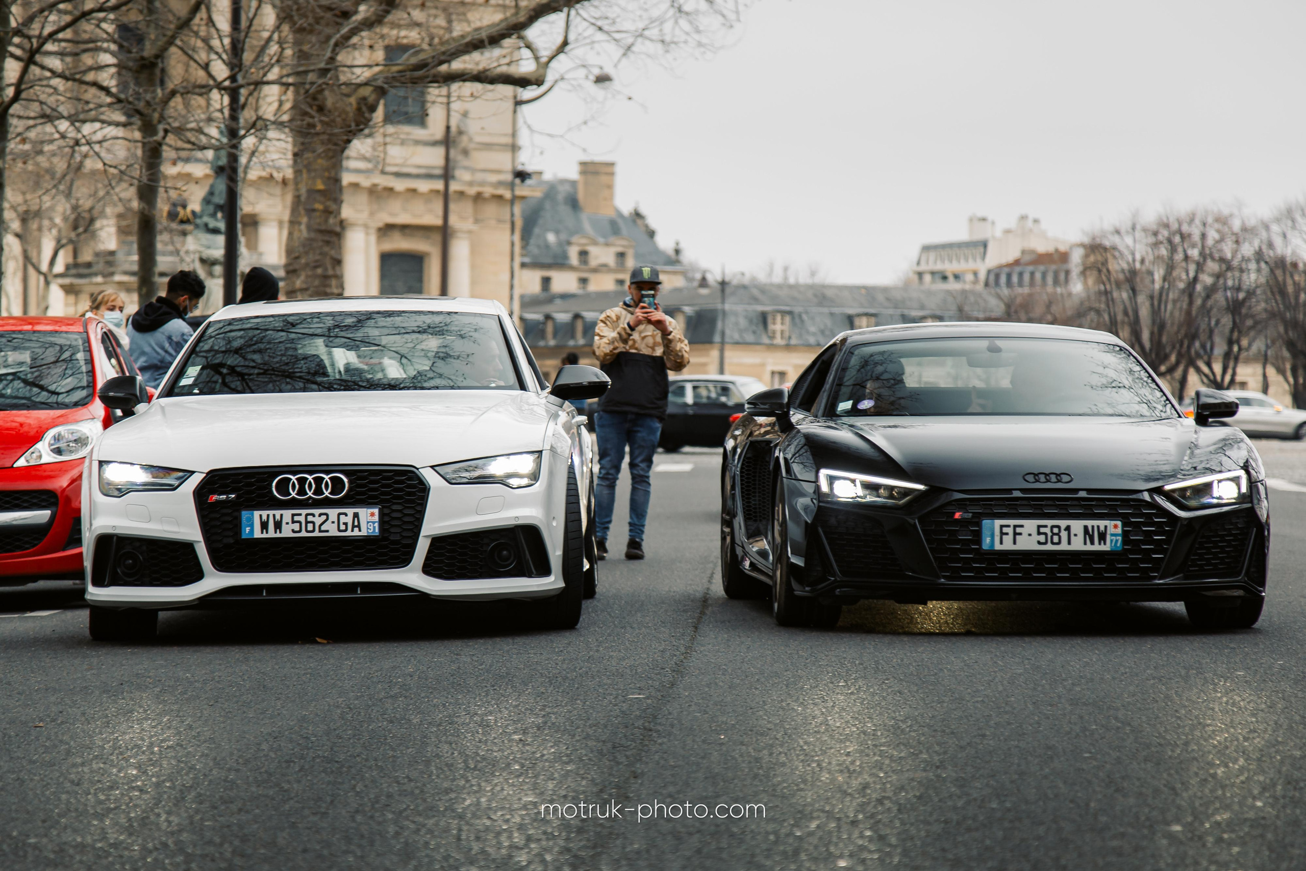 Place Vauban 23 janvier. Photographer in Paris — Vitalii Motruk