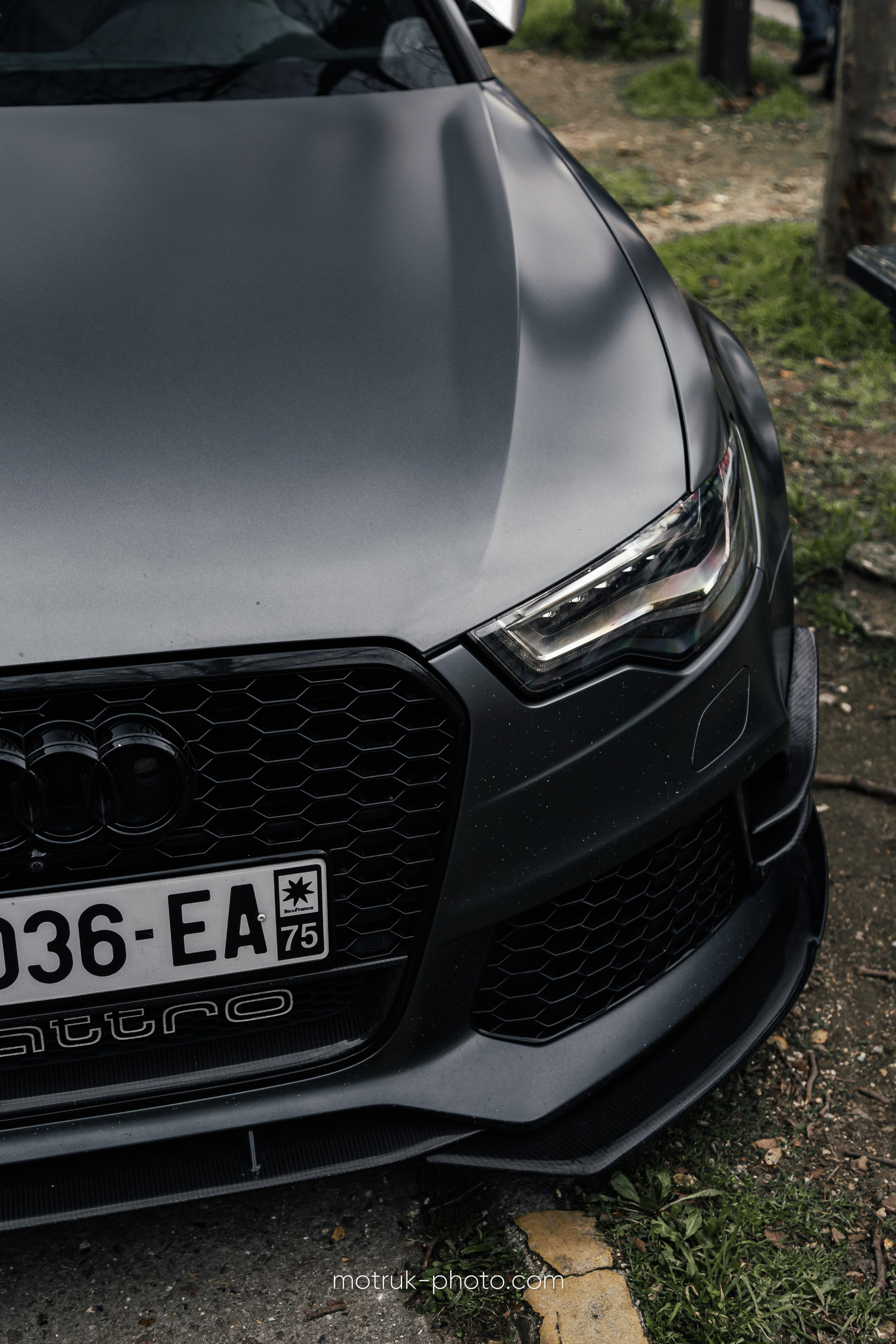 Place Vauban 23 janvier. Photographer in Paris — Vitalii Motruk