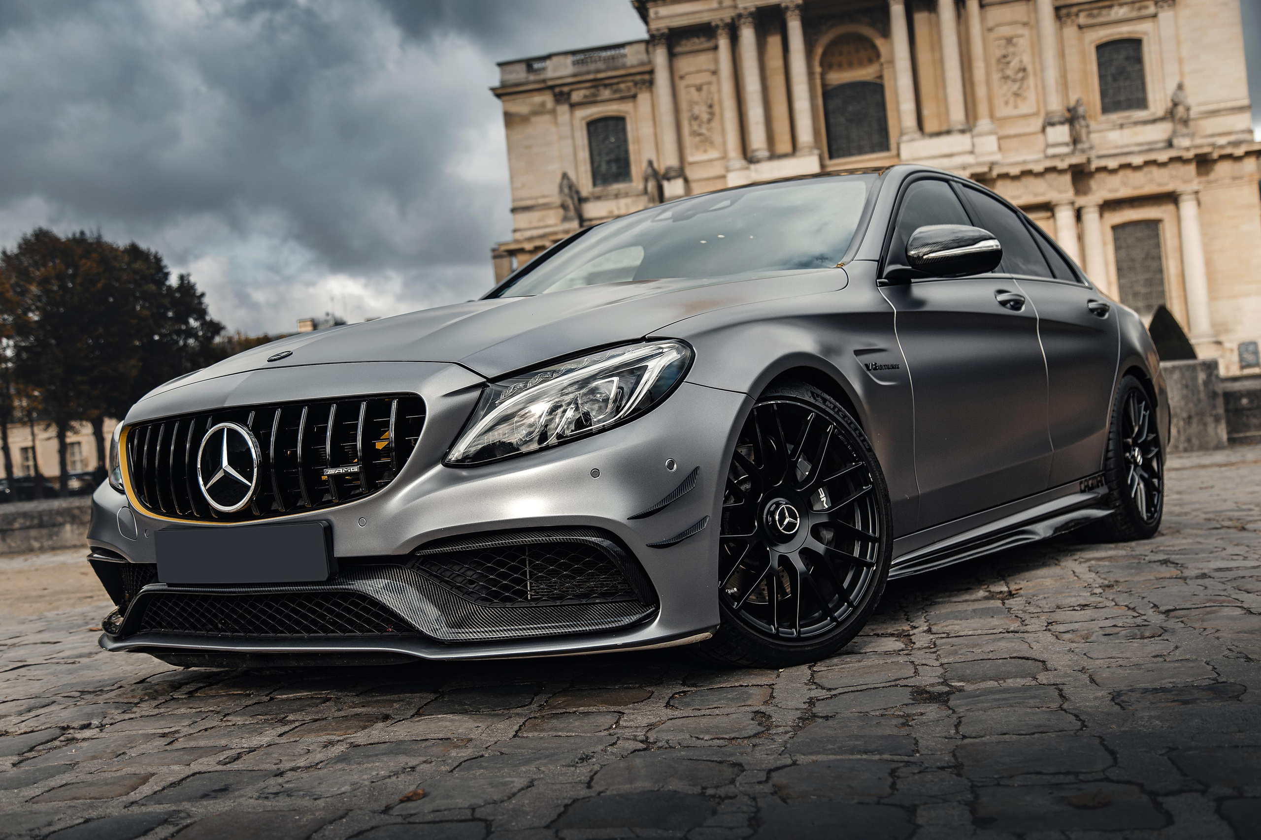 Mercedes-Benz C63 AMG. Photographe de voitures à Paris — Vitalii Motruk