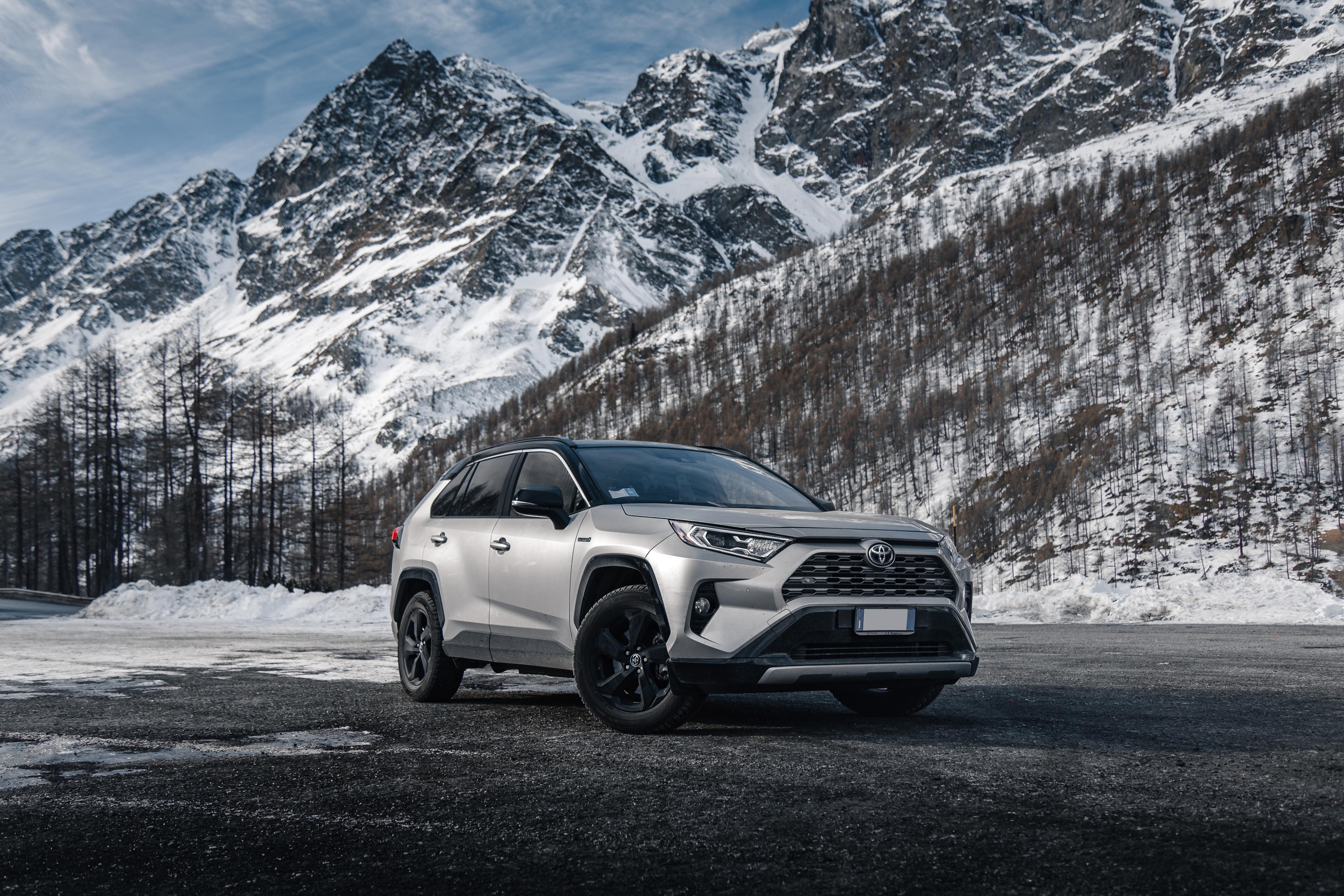 Toyota RAV4. Photographer in Paris — Vitalii Motruk