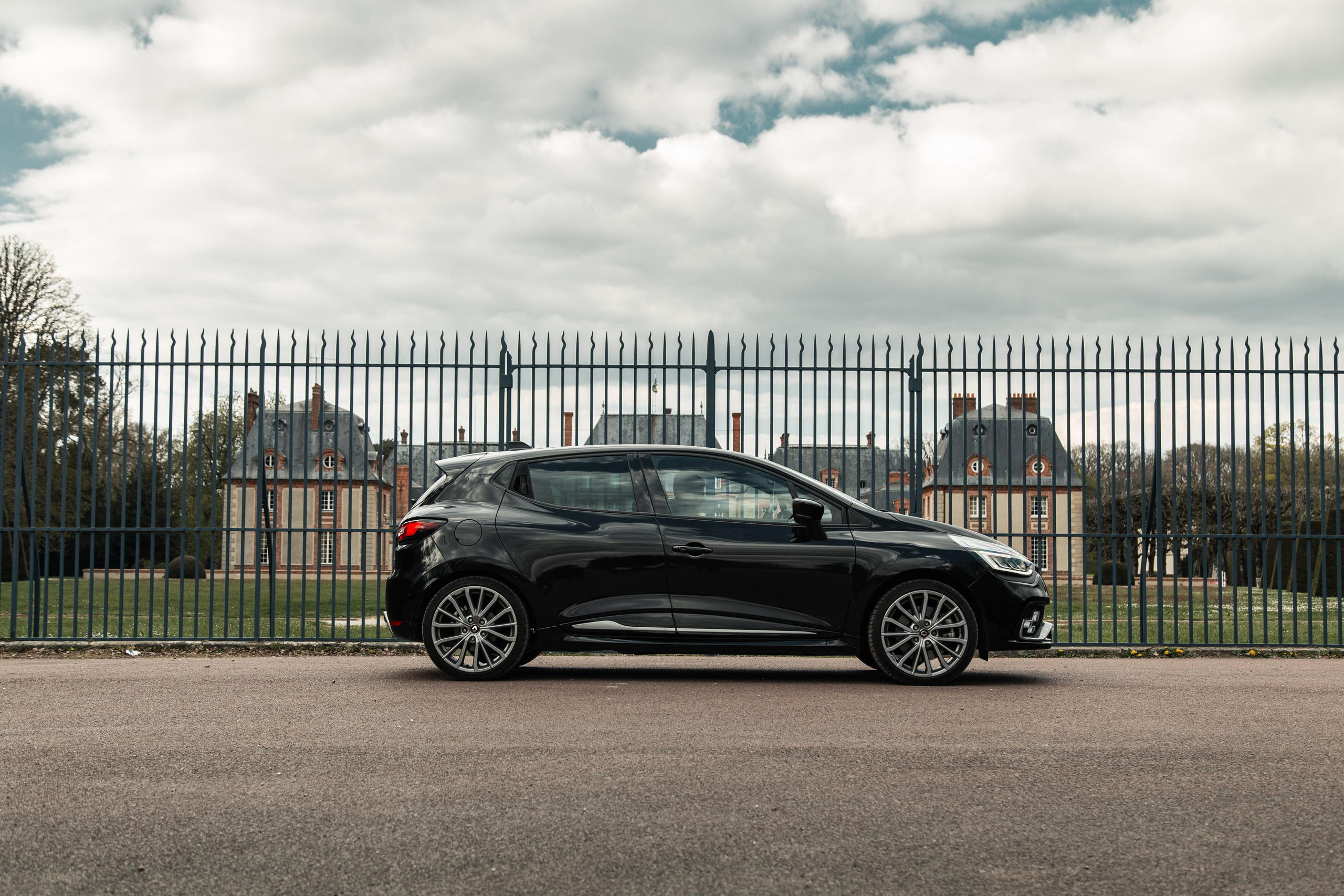 Balade avec Renault Sport. Photographer in Paris — Vitalii Motruk