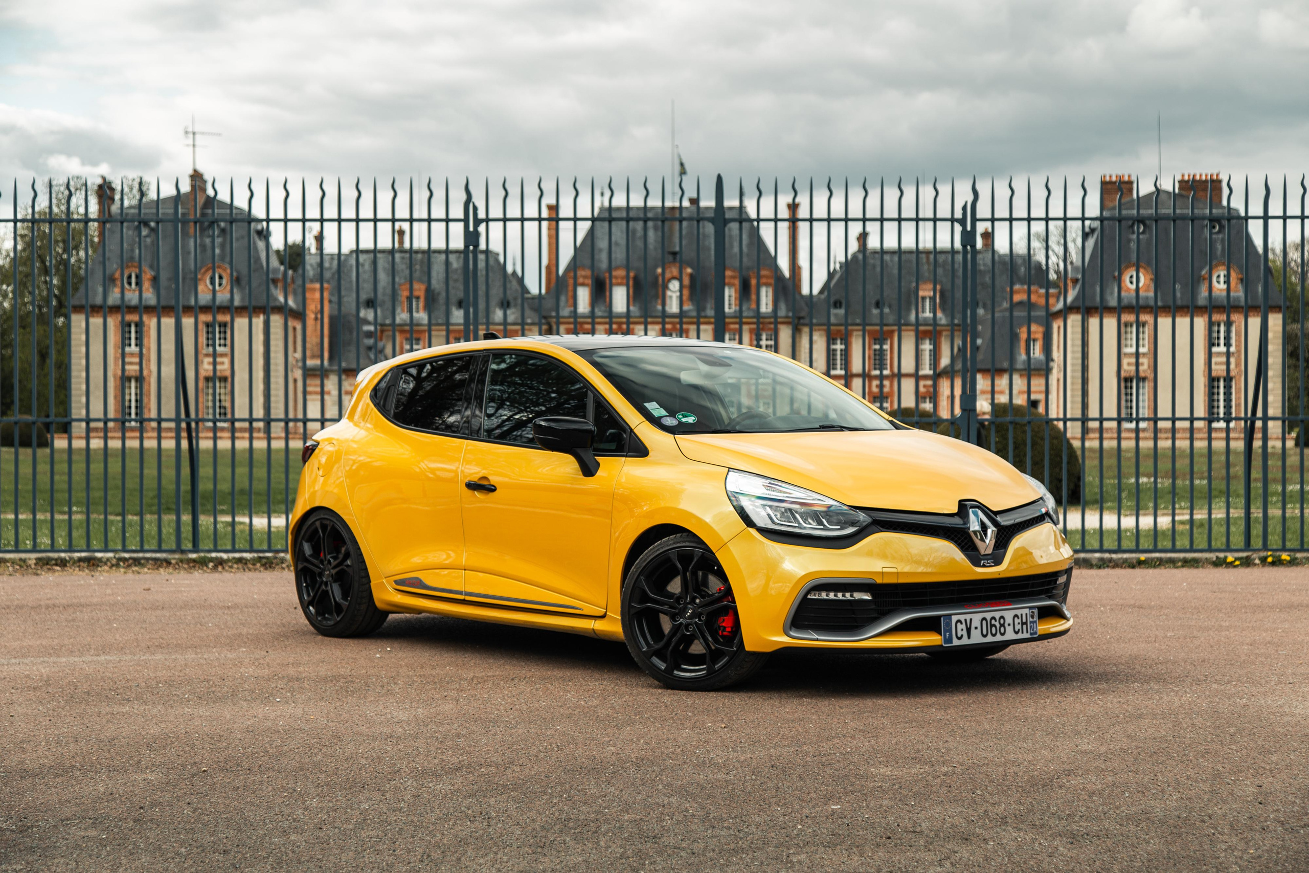 Balade avec Renault Sport. Photographer in Paris — Vitalii Motruk