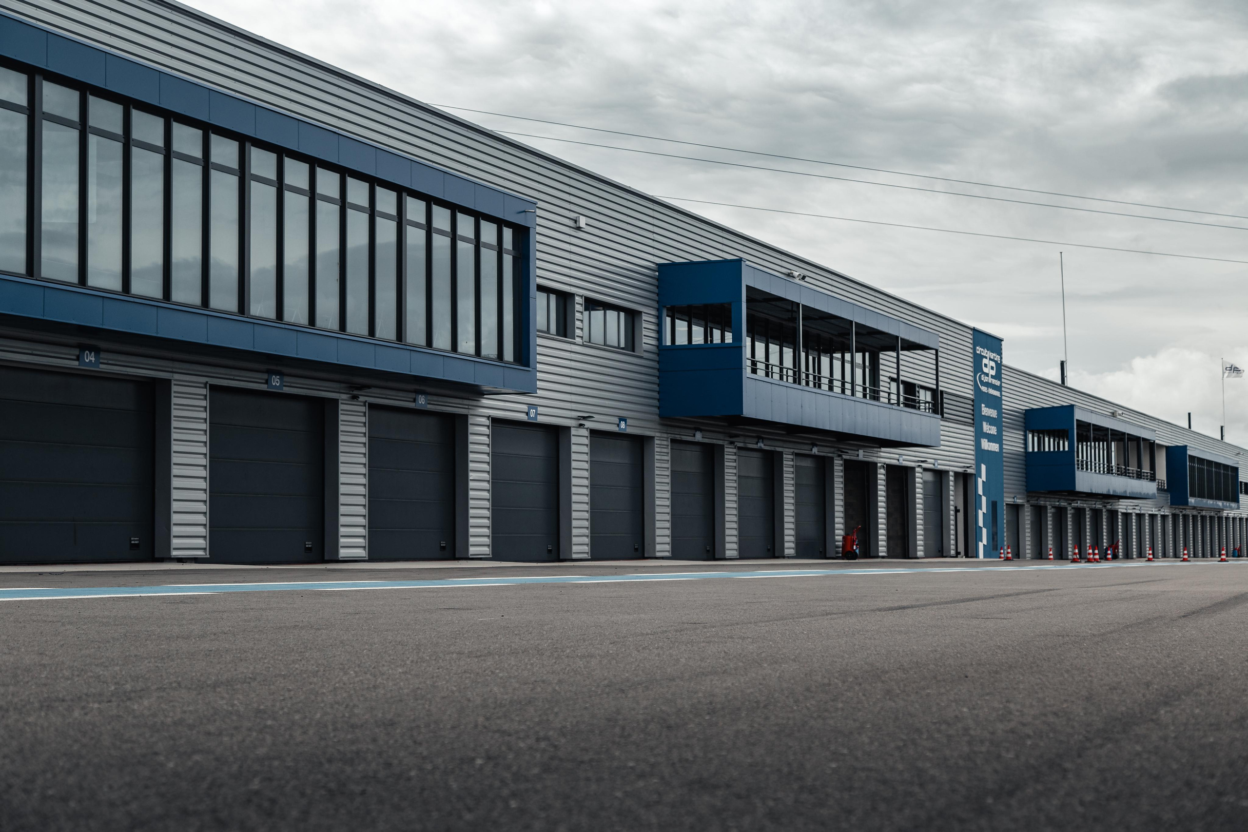 Porsche Cayman. Photographer in Paris — Vitalii Motruk