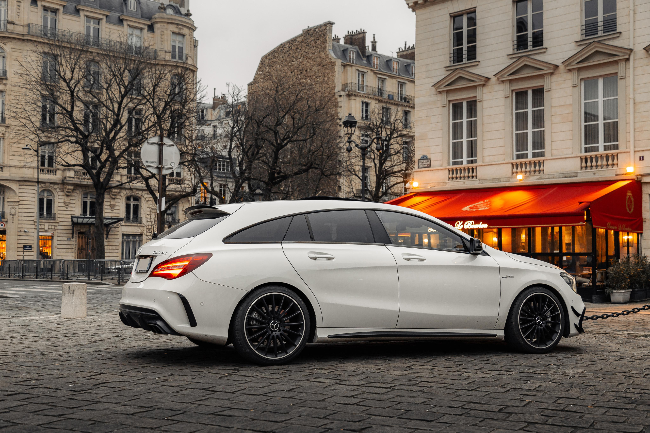 Mercedes-Benz CLA 45 AMG. Photographer in Paris — Vitalii Motruk