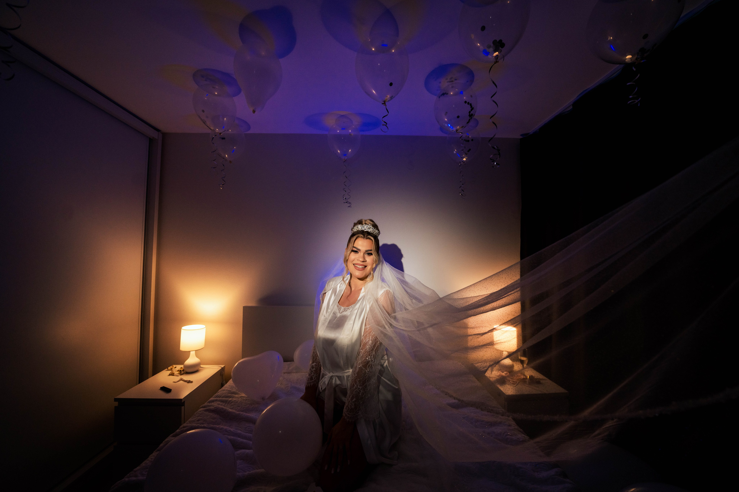 Andreea, Damian si Aris. Acasă