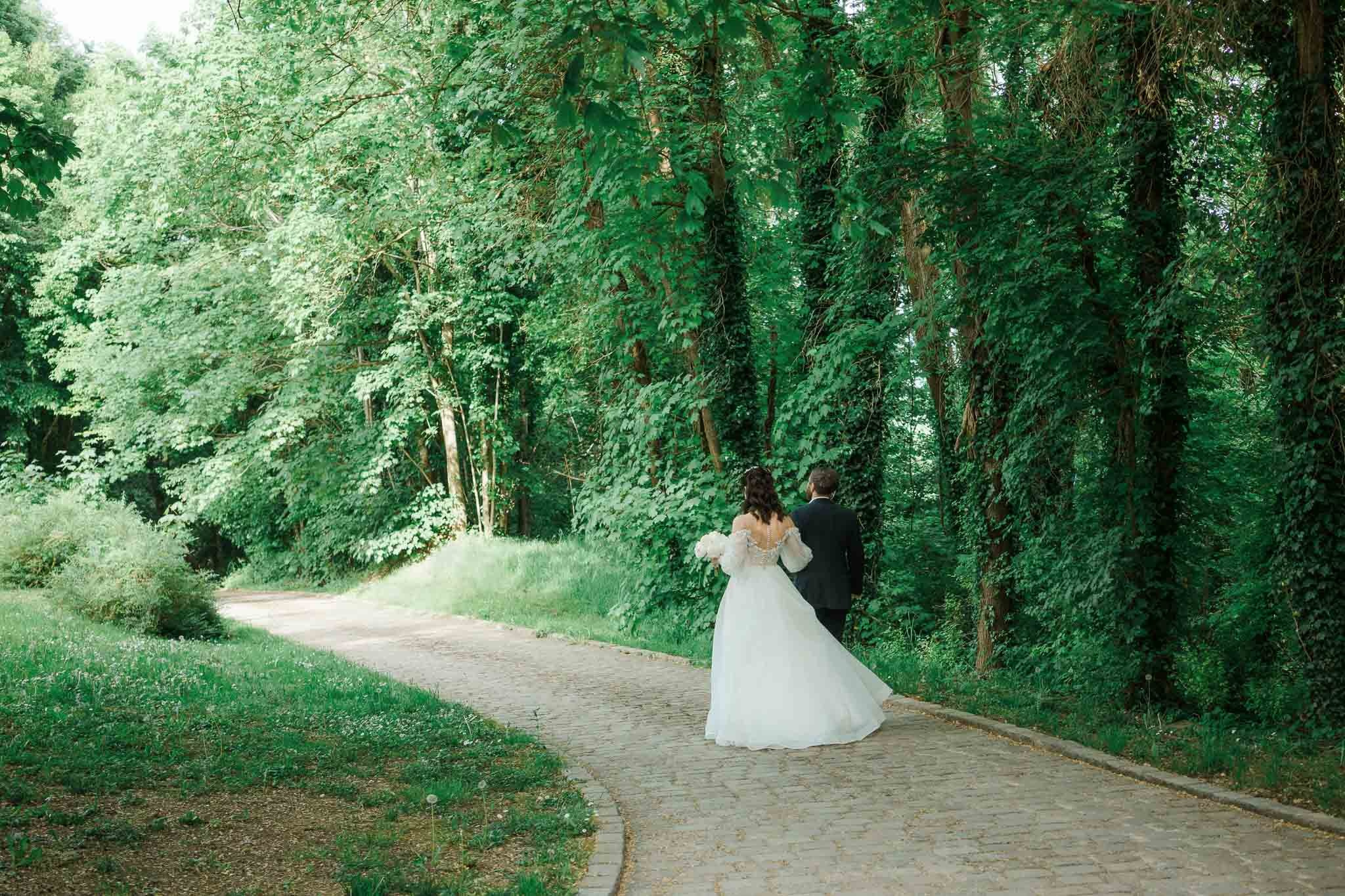 K& F, destination wedding photographer in L’Orangerie de l’Orée du Bois, France