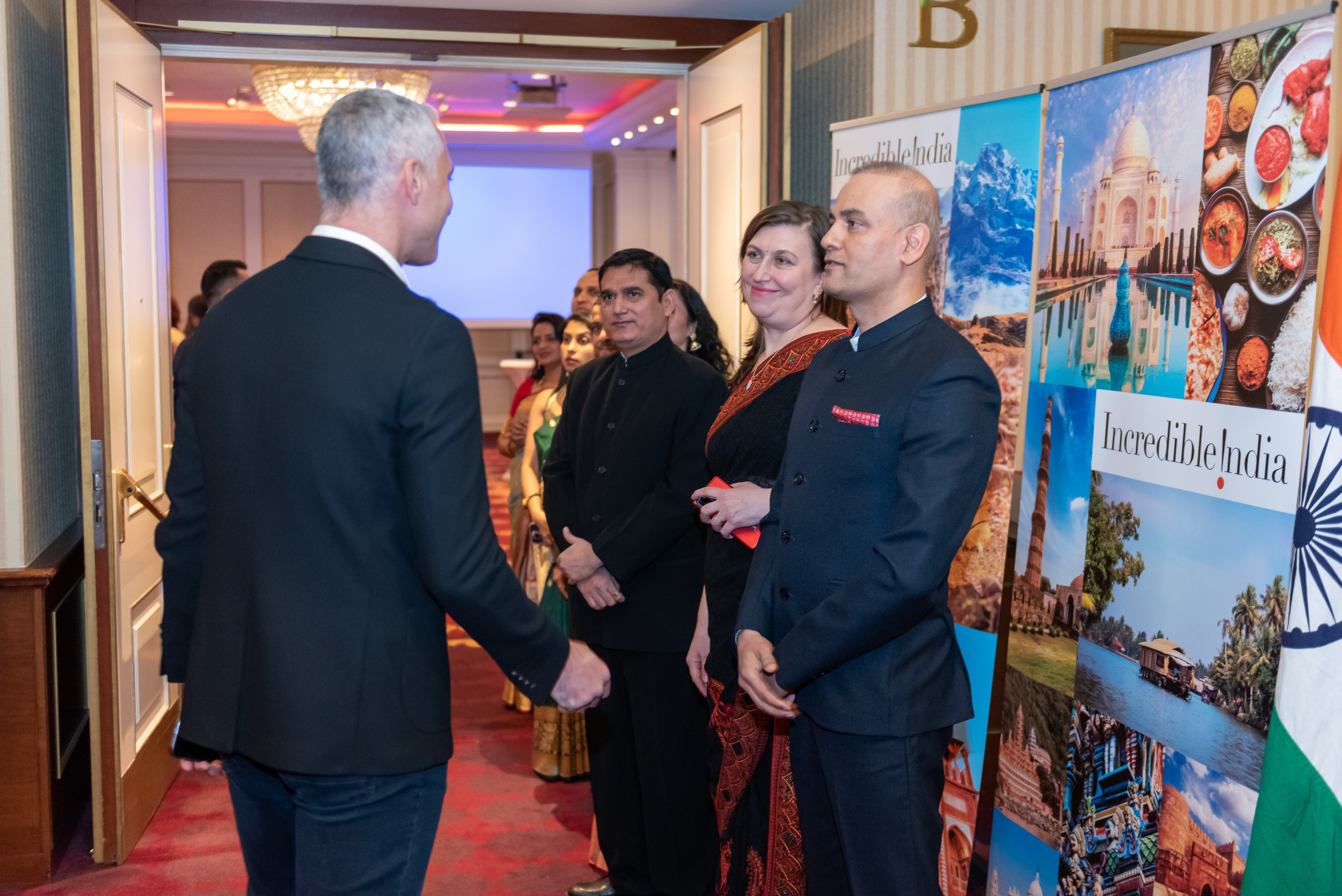 Corporate photographer, business photo session, corporate photographer price, Professional Services for Business Events, Business portraits, photos for events organized by companies, product photography, Bucharest business photos, Bucharest professional photos, Professional portrait photos, Bucharest corporate photographer, E Photography -commerce, corporate photographer price, corporate photography for web or magazine profile, commercial products, embassy photographer, embassy events