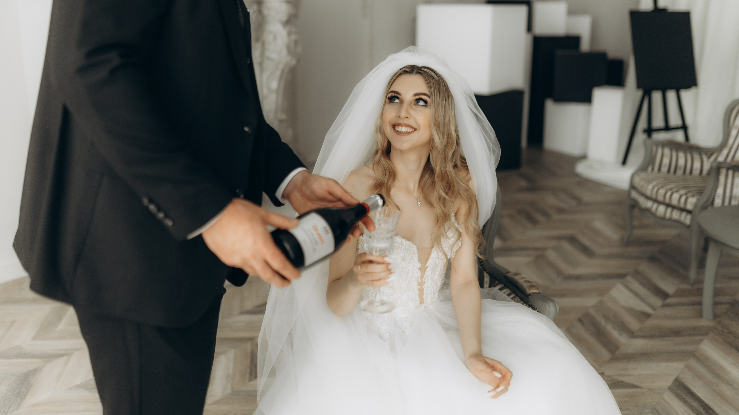 Nikolly & Constantin. Home