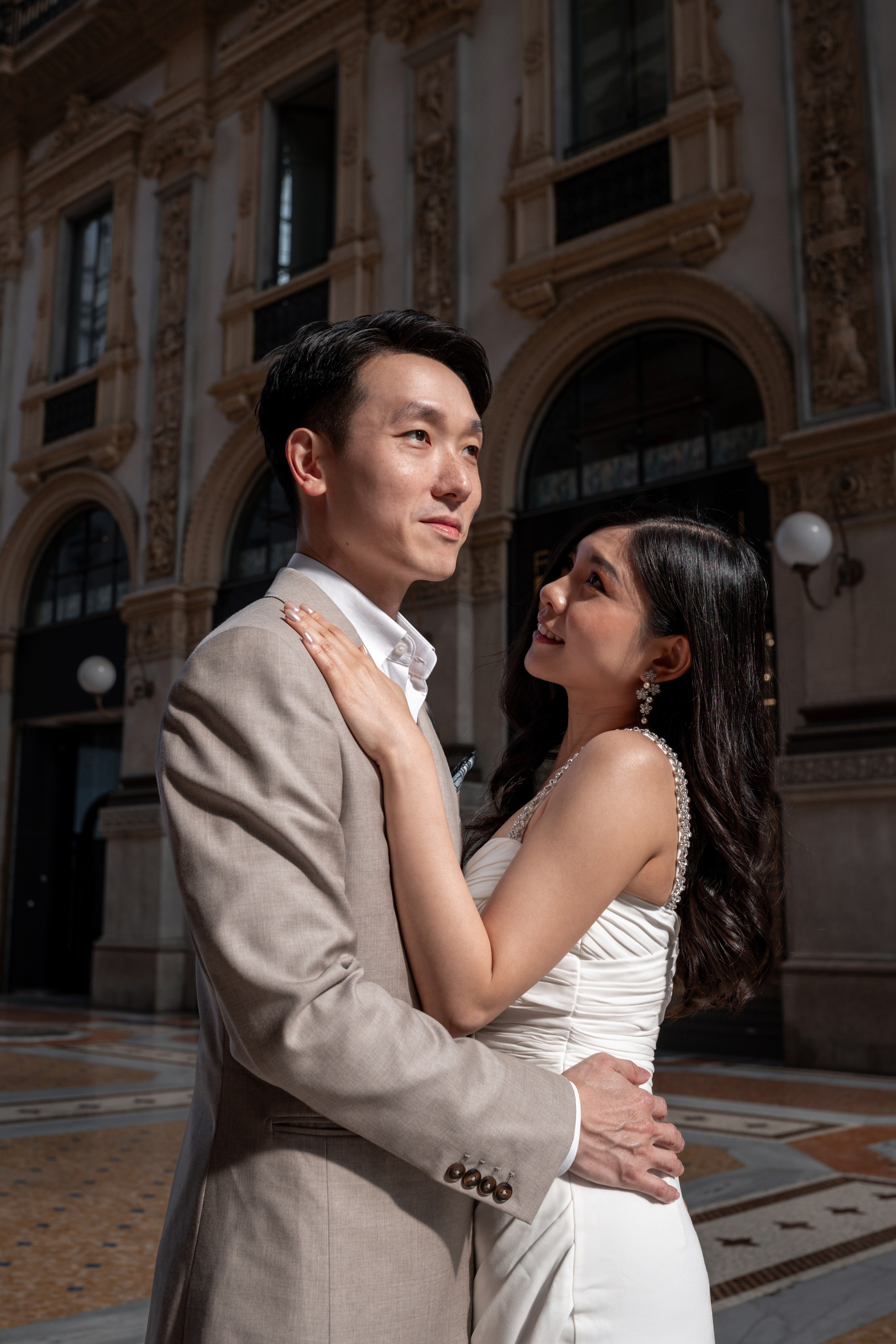 Walk in Milan. Photographer in Milan |Mila Pro Photo