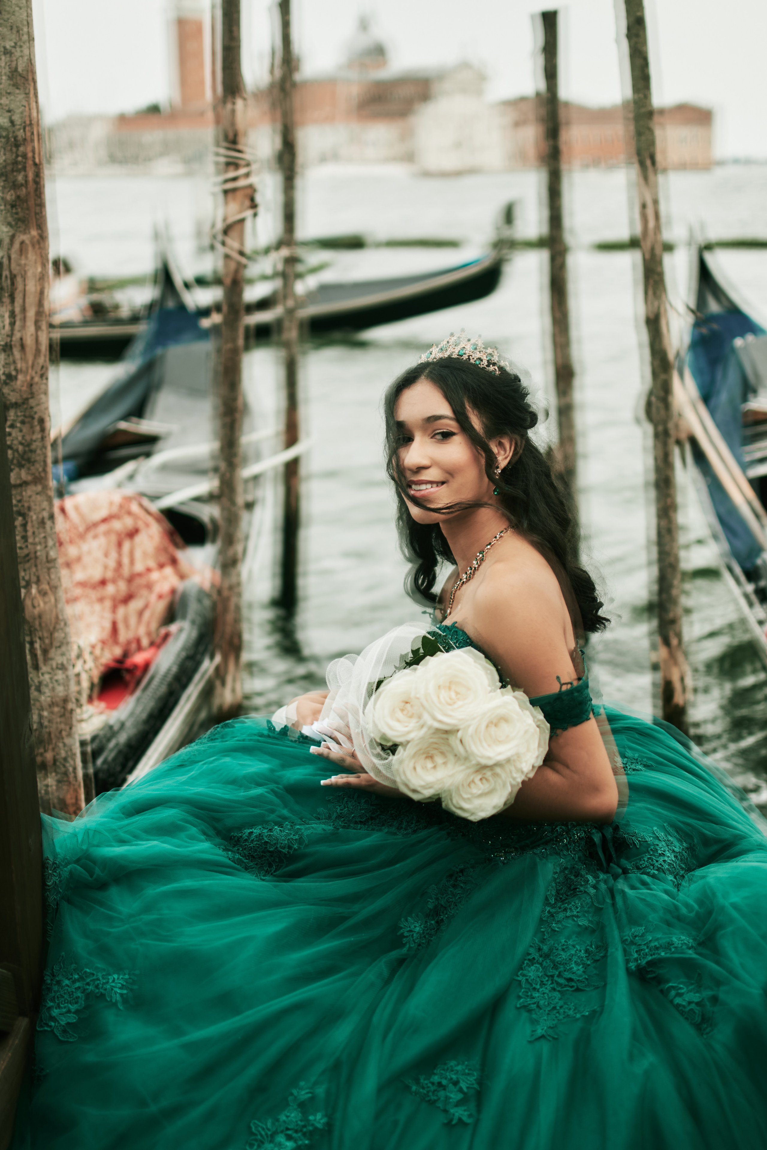 Photoshoot in Venice in Quinceanera Style. Photographer in Venice, Italy. Yana Zotova