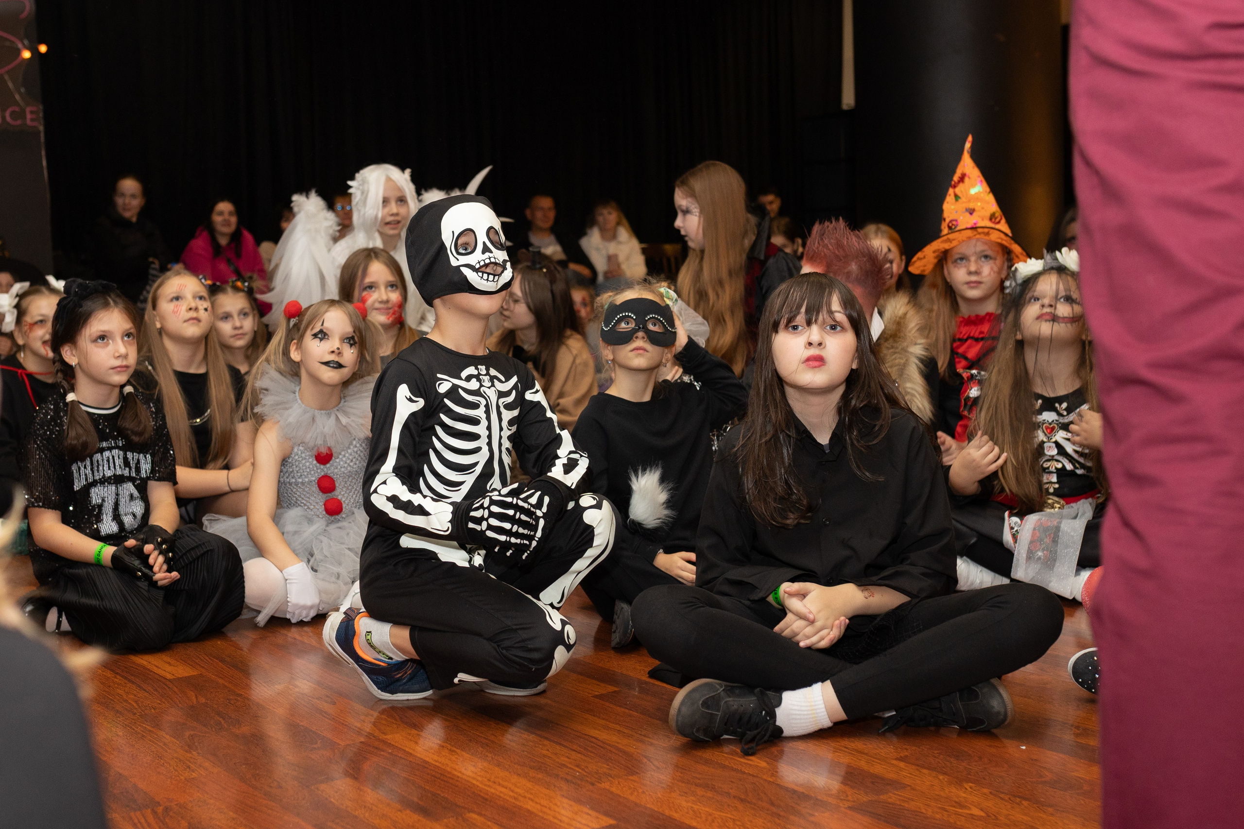 Leo dance studio Helloween 2025. Семейный и детский фотограф в Варшаве Мила Бобровская