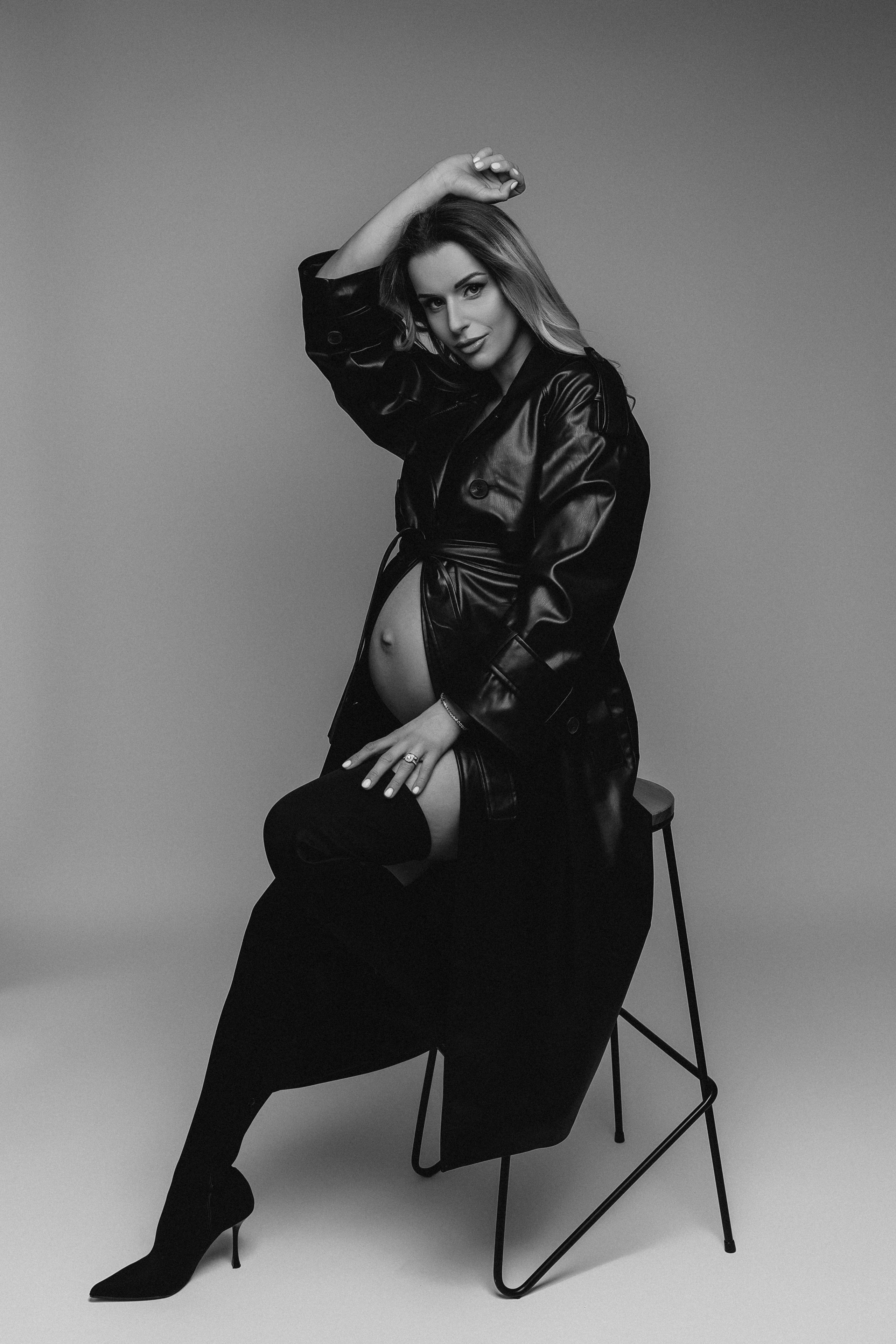 STUDIO: Greta. Maternity/Love story/Wedding photographer