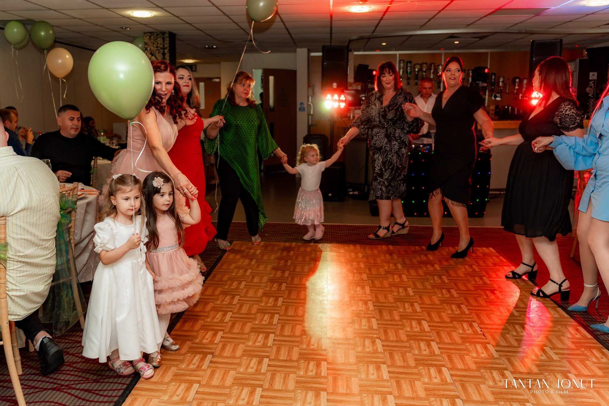 Amintiri de Neuitat la Botez - Ionut Tantan Foto & Film. TANTAN IONUT FOTO & FILM