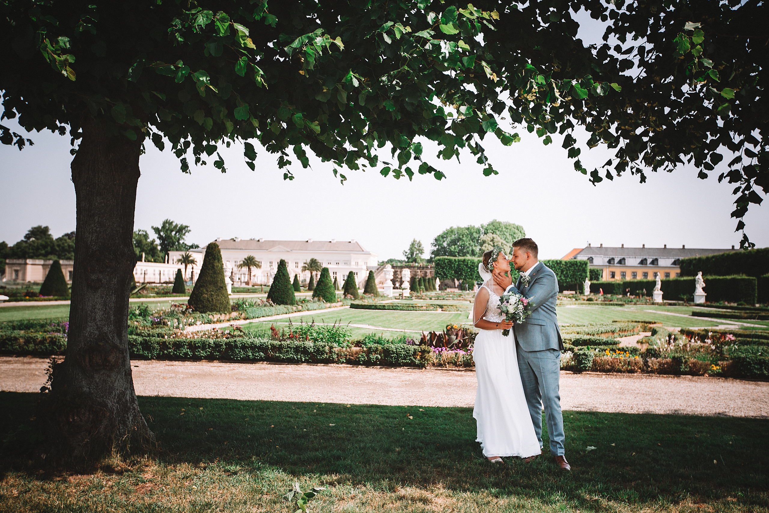 Waldemar + Isabell. Khanoff Production Studio