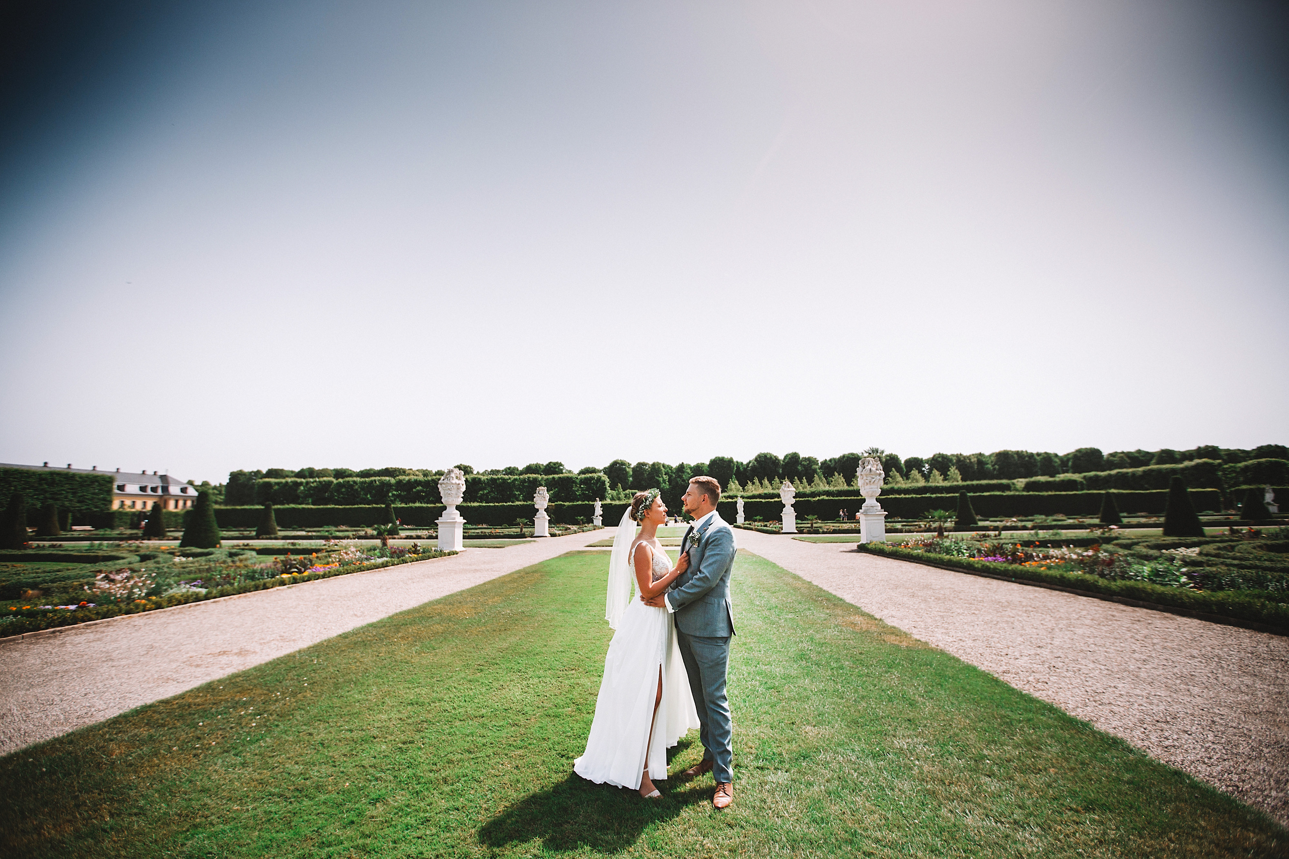 Waldemar + Isabell. Khanoff Production Studio