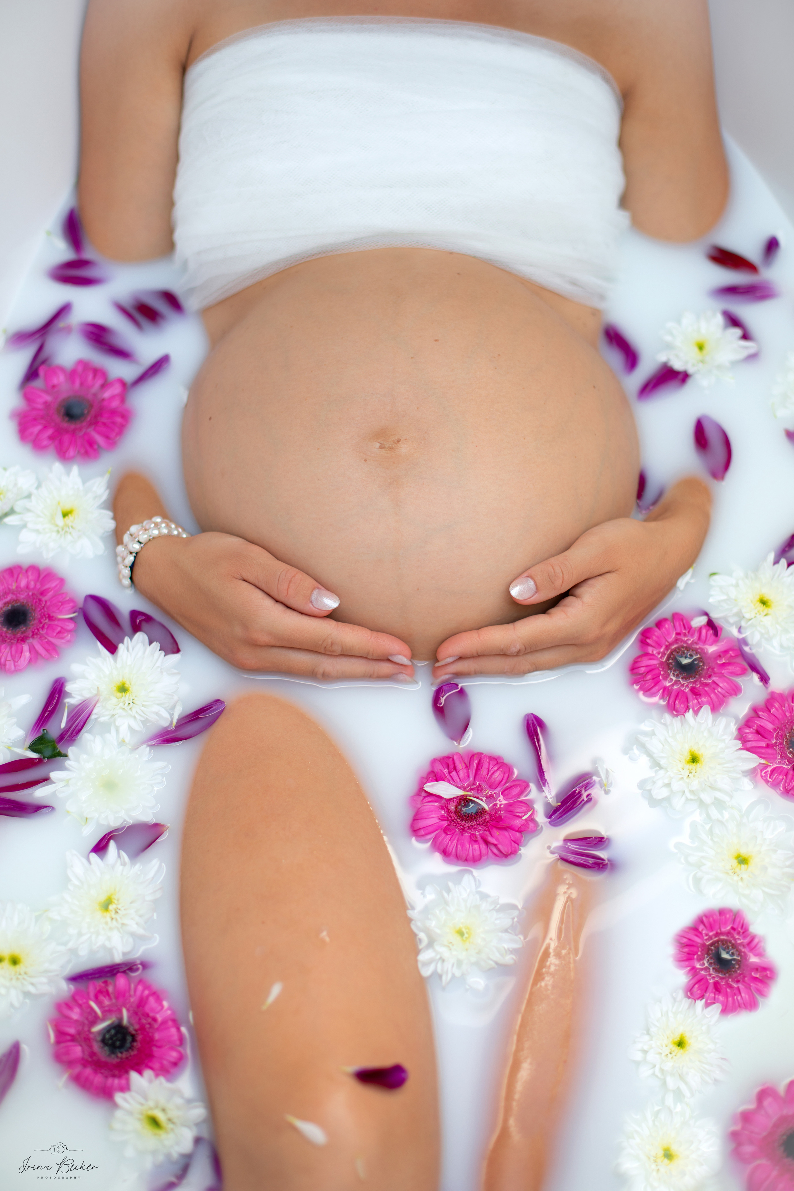 Schwanger Ulm, Schwanger Memmingen, Schwangerschaftsshooting Neu-Ulm, schwangerschaftsshooting ulm, schwangerschaftsshooting Göppingen, schwangerschaftsshooting Tübingen, schwangerschaftsshooting Reutlingen, schwangerschaftsshooting stuttgart, schwangerschaftsshooting Unter Teck, schwangerschaftsshooting Günzburg, schwangerschaftsshooting biberach an der Riss, schwangerschaftsshooting Münsingen, babybauch shooting ulm, babybauch shooting Göppingen, babybauch shooting Metzingen, babybauch shooting Neu-Ulm, babybauch shooting Stuttgart, babybauch shooting Münsingen, babybauch shooting Alb-Donau-Kreis, babybauch shooting Bad Waldsee, babybauch shooting Laupheim, babybauch shooting Langenau, Geburt Ulm, Geburt Göppingen, Geburt Memmingen, Fotograf Ulm, Fotograf Stuttgart, Fotograf Memmingen, Fotograf Neu-Ulm, Fotograf Reutlingen, Fotograf Günzburg, Fotograf Tübingen, Fotograf Münsingen, Fotograf Ehingen, Studio Ulm, Studio Ehingen, Studio Stuttgart, Fotograf Konstanz, Babyfotograf Bodensee, Babybauch fotograf Ulm,Babybauch fotograf Stuttgart, Babybauch fotograf Göppingen, Babybauch fotograf Lonsee, Babybauch fotograf Günzburg, Babybauch fotograf Neu-Ulm, Babybauch fotograf Memmingen, Babybauch fotograf, Babybauch fotograf Metzingen, Babybauch fotograf Münsingen, Babybauch fotograf Tübingen, Babybauch fotograf Langenau, Babybauch fotograf Biberach, Babybauch fotograf Bad Buchau, Babybauch fotograf Bad Waldsee, Babybauch fotograf Bad Saulgau, Babybauch fotograf Alb-Donau-Kreis, Babybauch fotograf Laupheim