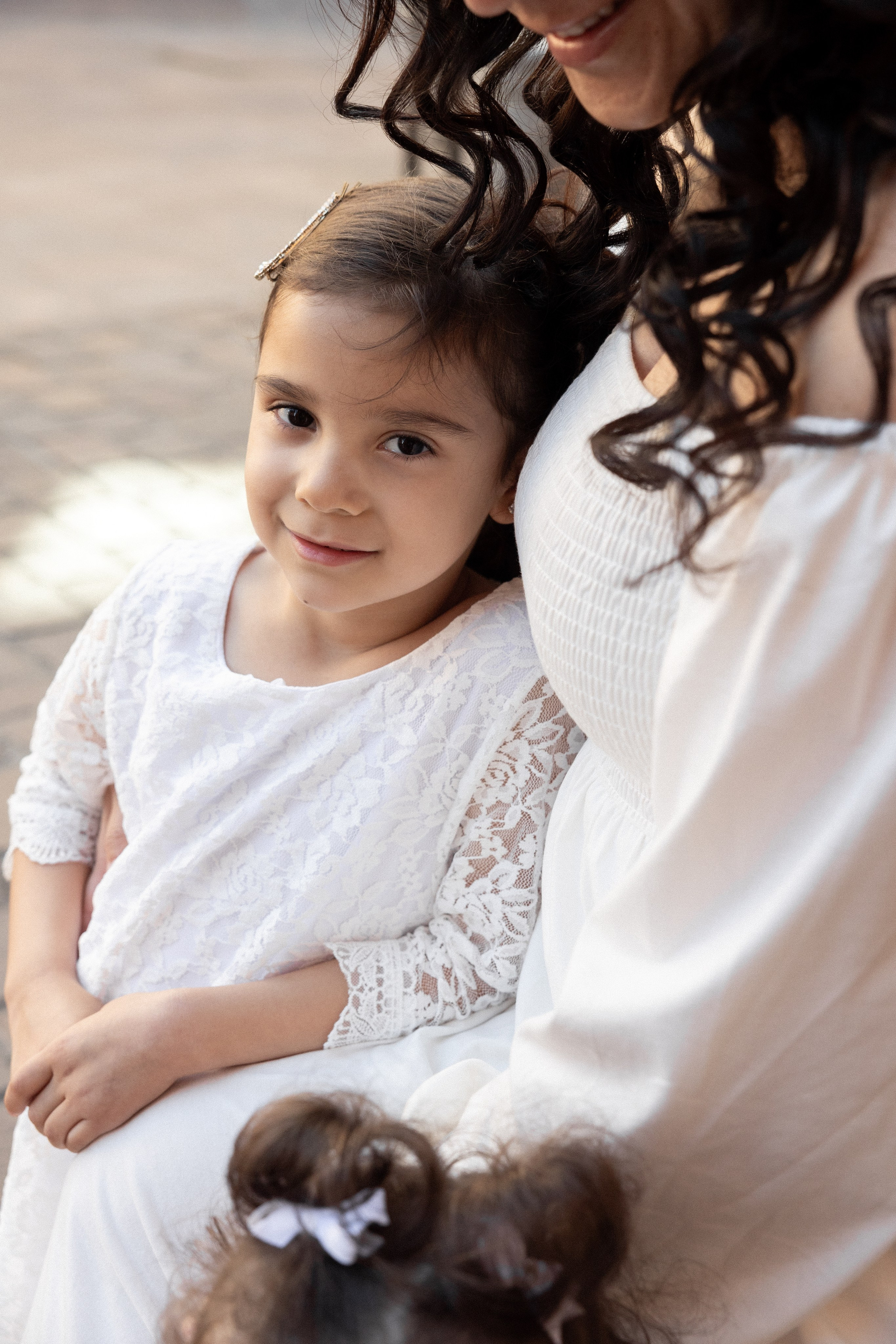 Family photo session in Toulouse. Eugenie Smirnova — wedding, corporate and lifestyle photographer in Toulouse and Southwest France