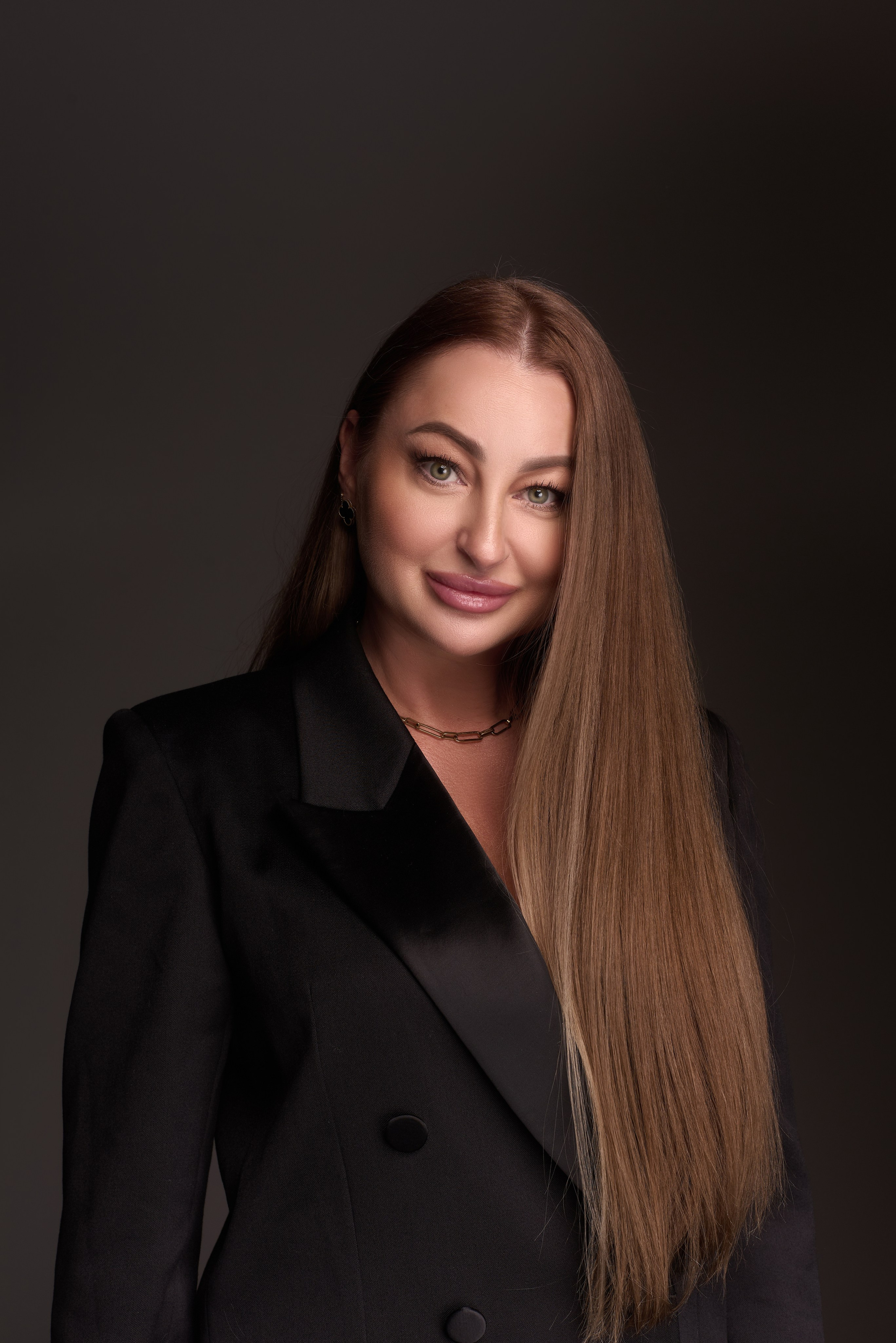 Profesjonalna Sesja Biznesowa i Wizerunkowa – Zdjęcia, które Podkreślą Twój Sukces. Portrait & Fashion Photographer | Сannes, Paris, Monaco, Dubai, Kyiv — - Alisa Postnykova