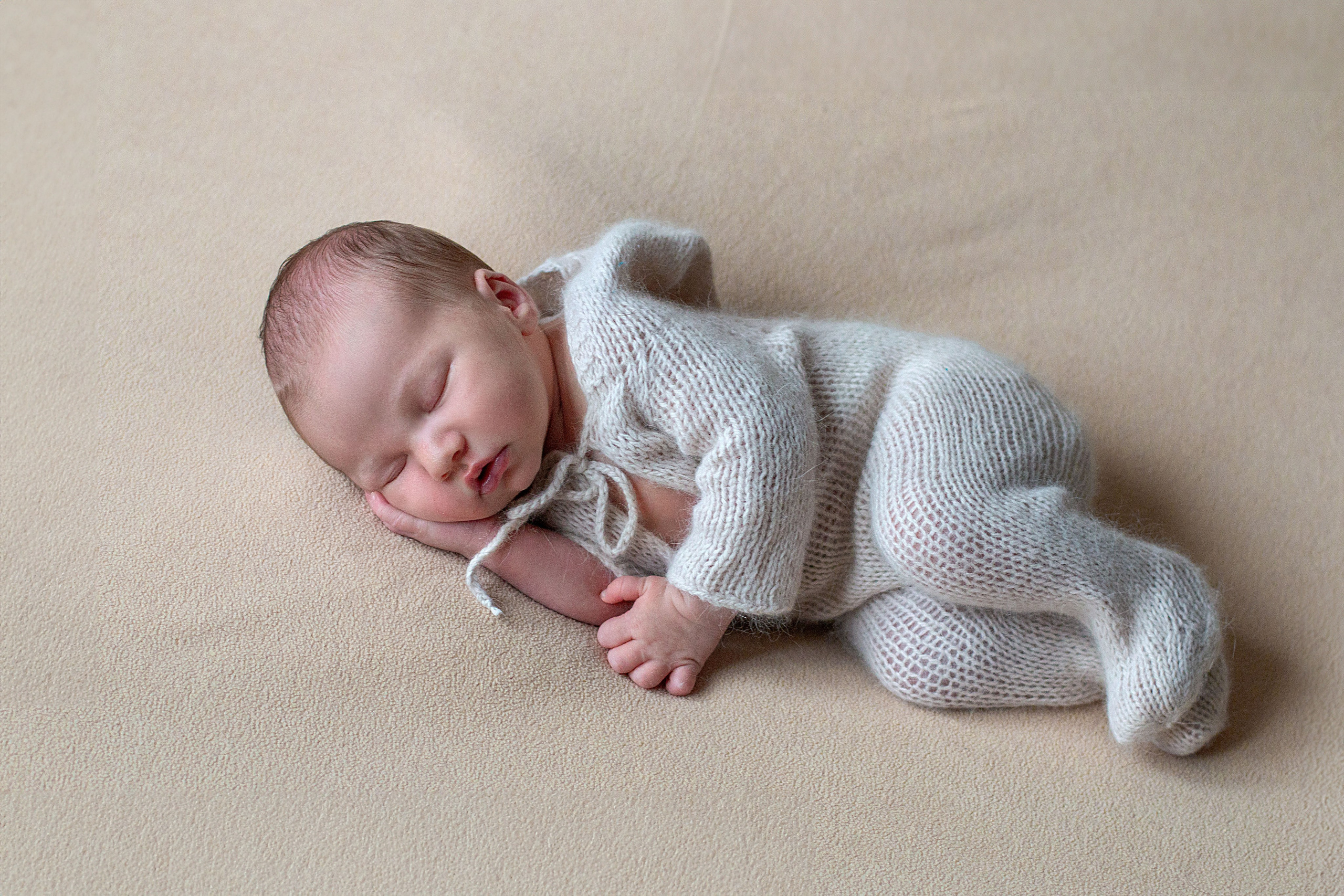 Newborn классическая. Детский и семейный фотограф в г. Бельцы