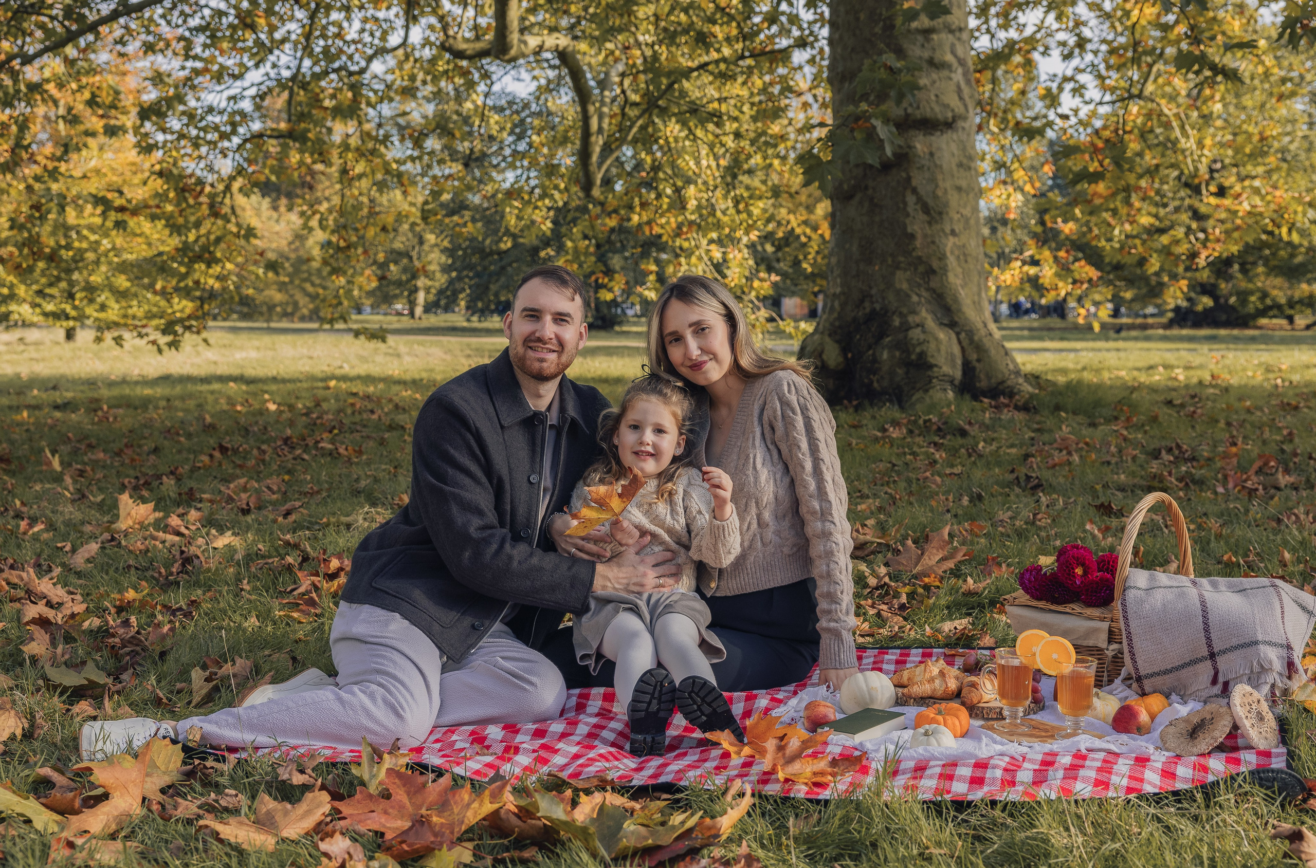 Family autumnal session. PHOTOGRAPHER IN LONDON