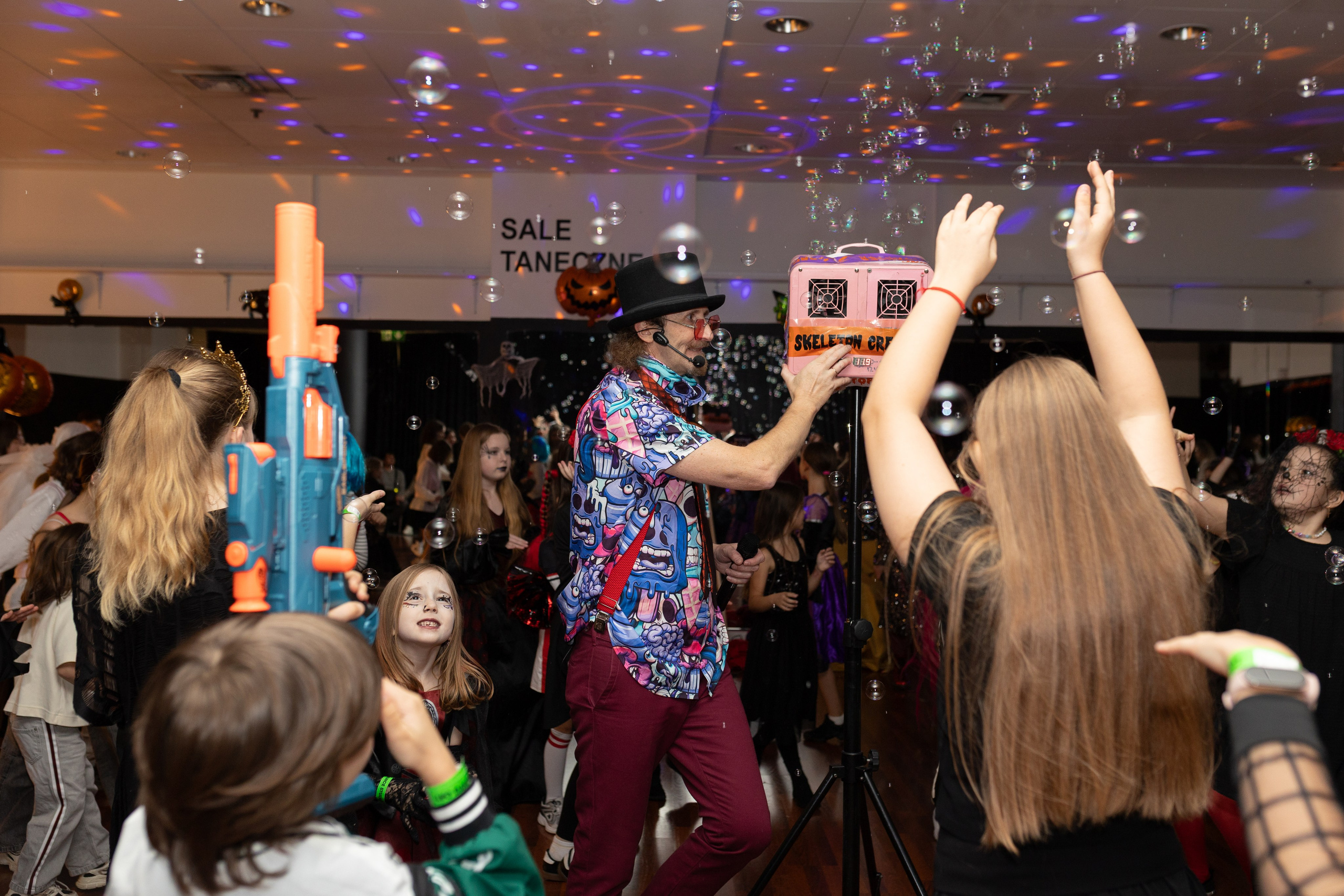 Leo dance studio Helloween 2025. Семейный и детский фотограф в Варшаве Мила Бобровская