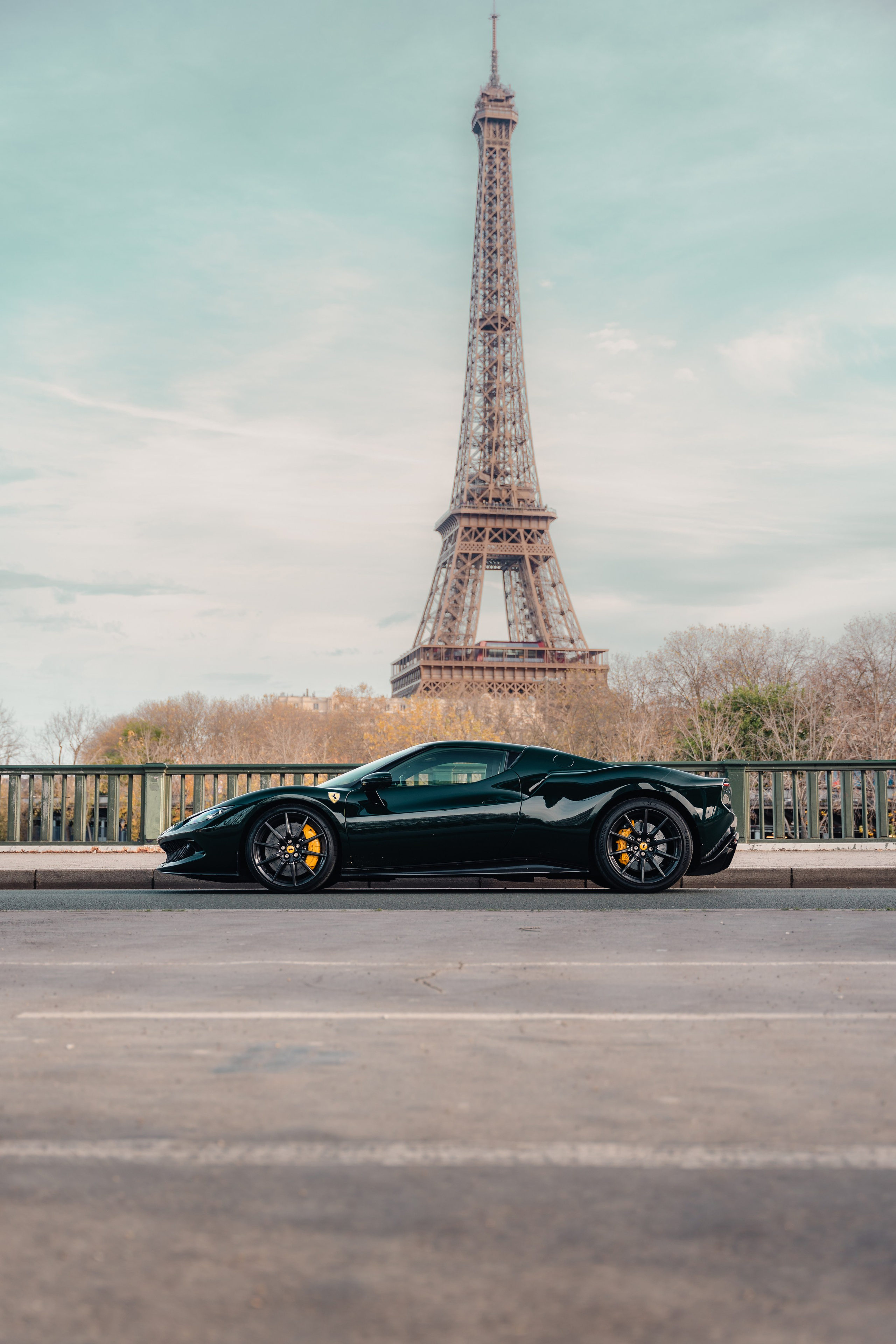 Ferrari 296 GTB. Photographe de voitures à Paris — Vitalii Motruk