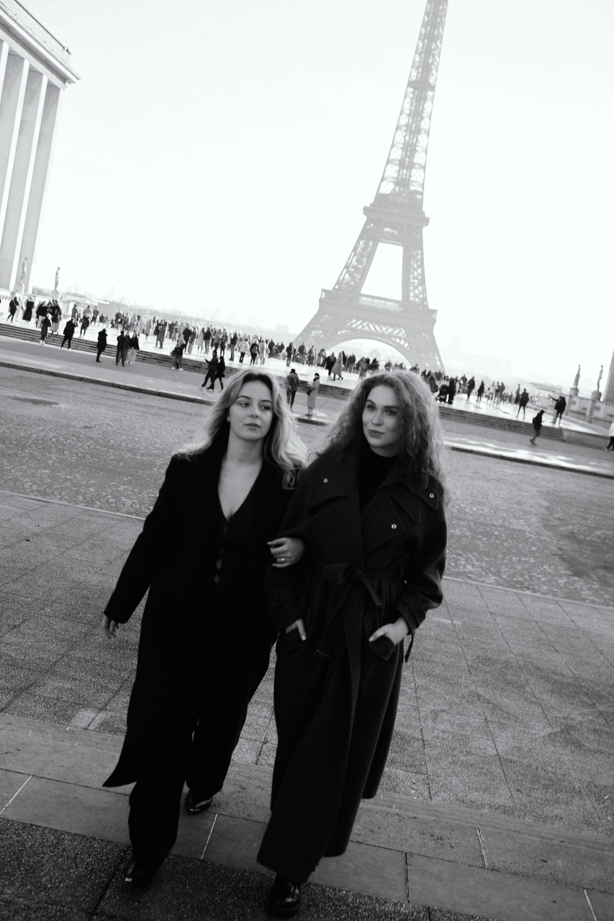 Friends. Photographer in Paris