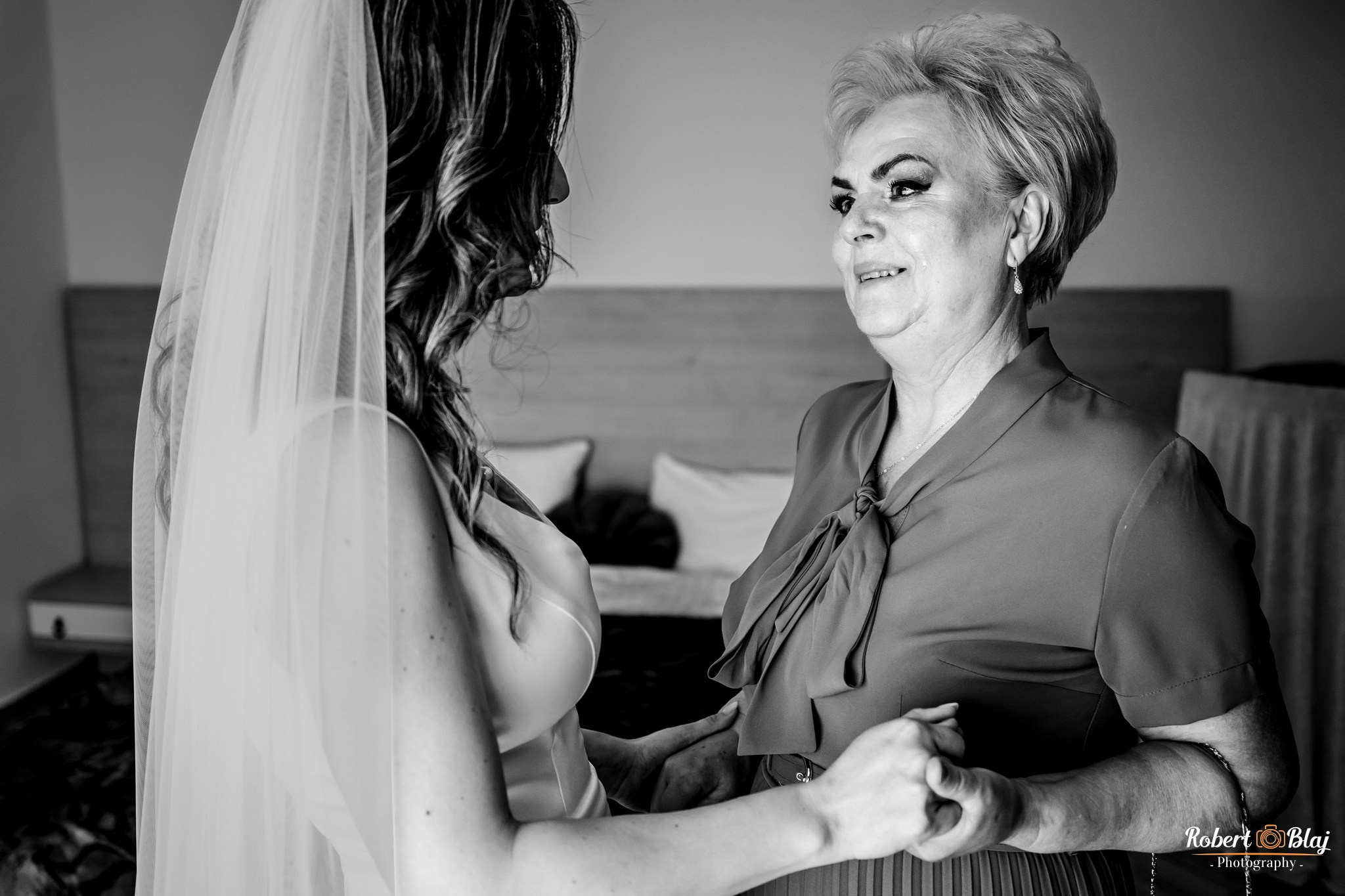 Ioana & Florin. Robert Blaj - Fotograf Nuntă Iași