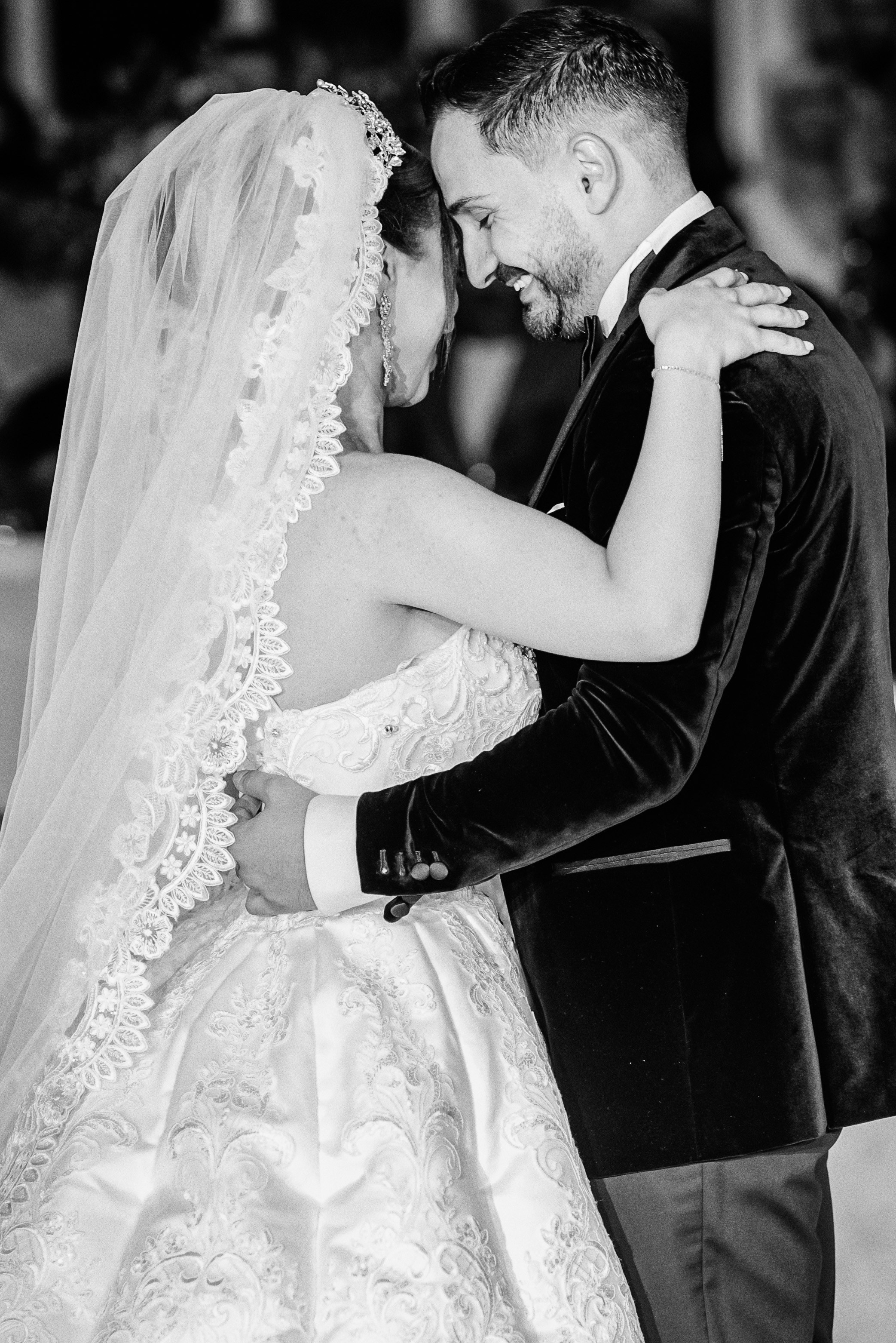 Roxana & Iulian. Acasă