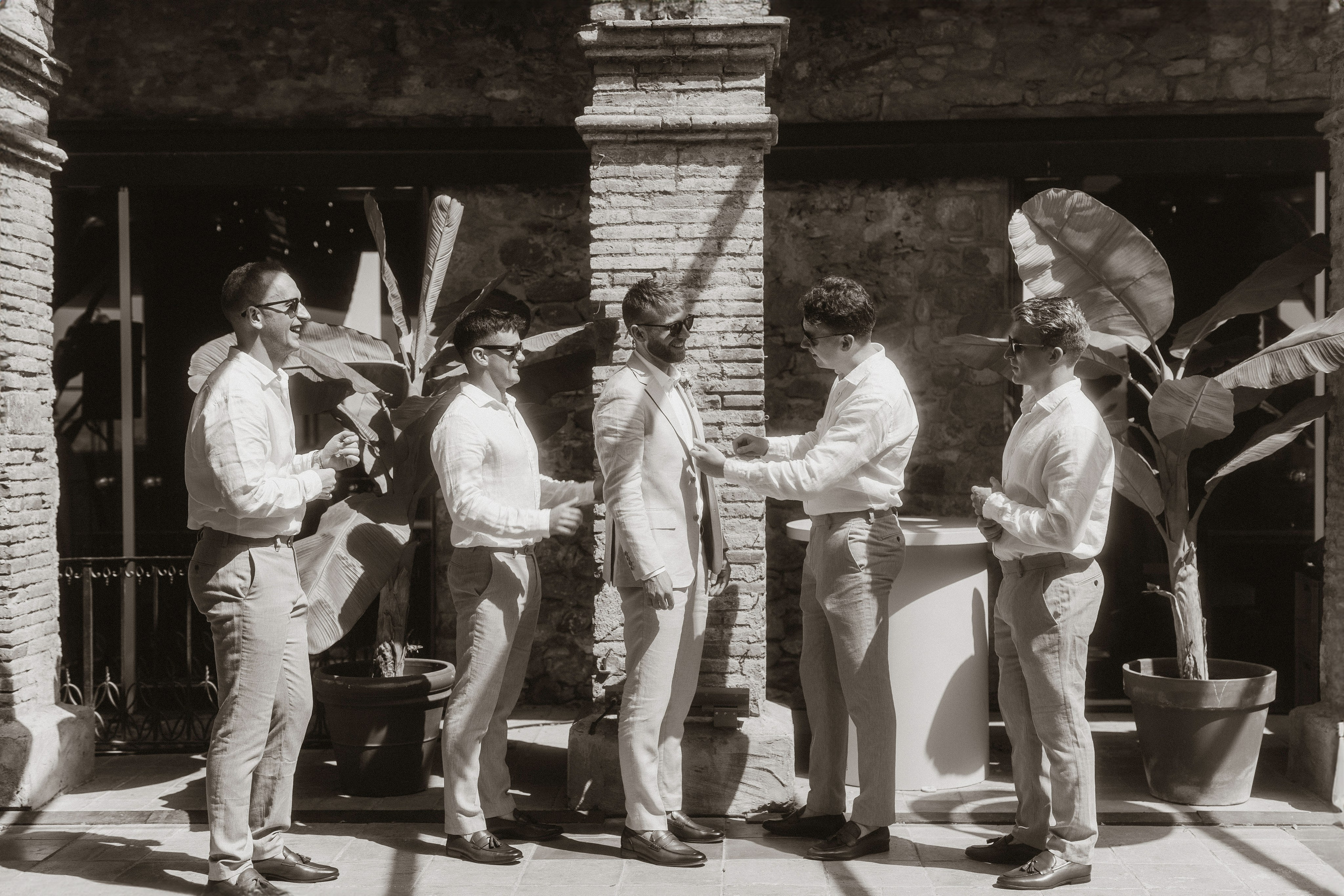 Lauren & Jamie. Hotel Castell d’Emporda. Paola wedding photographer / videographer in Barcelona