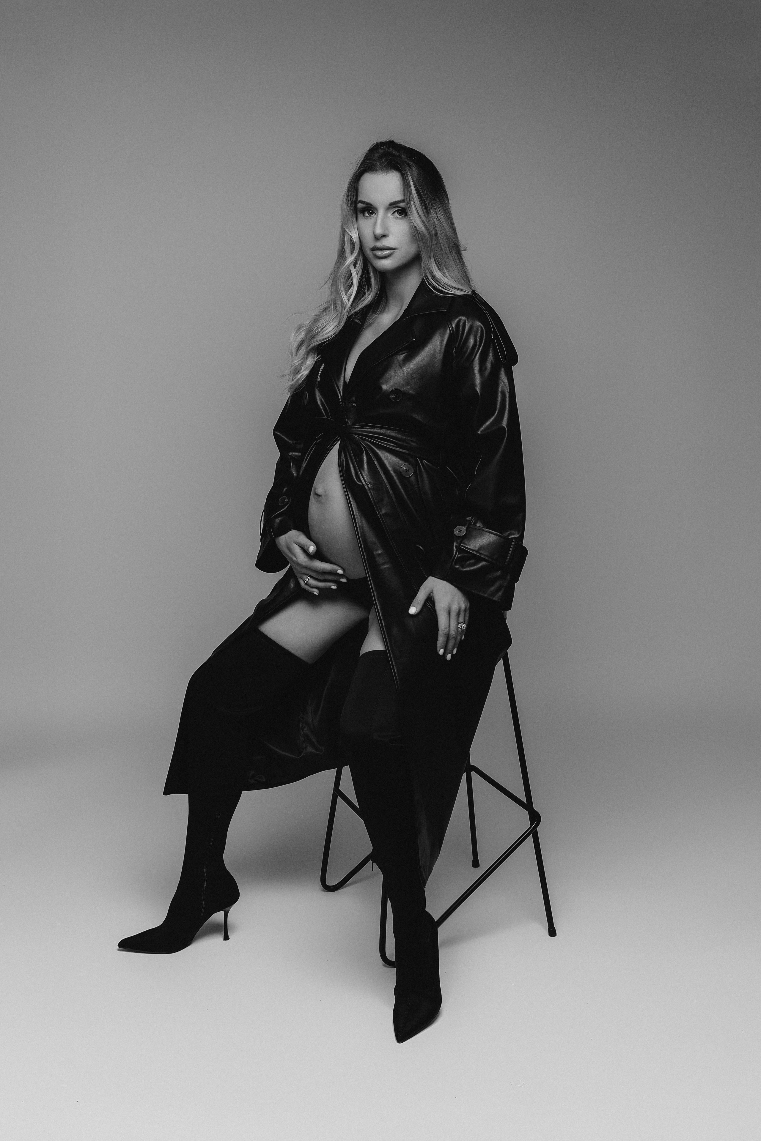 STUDIO: Greta. Maternity/Love story/Wedding photographer