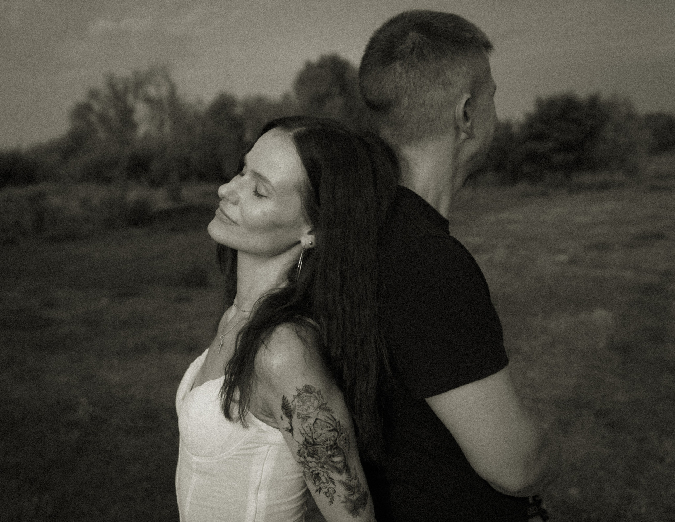 Balade en moto. Histoires d’amour, séances photos de famille et de mariage en France