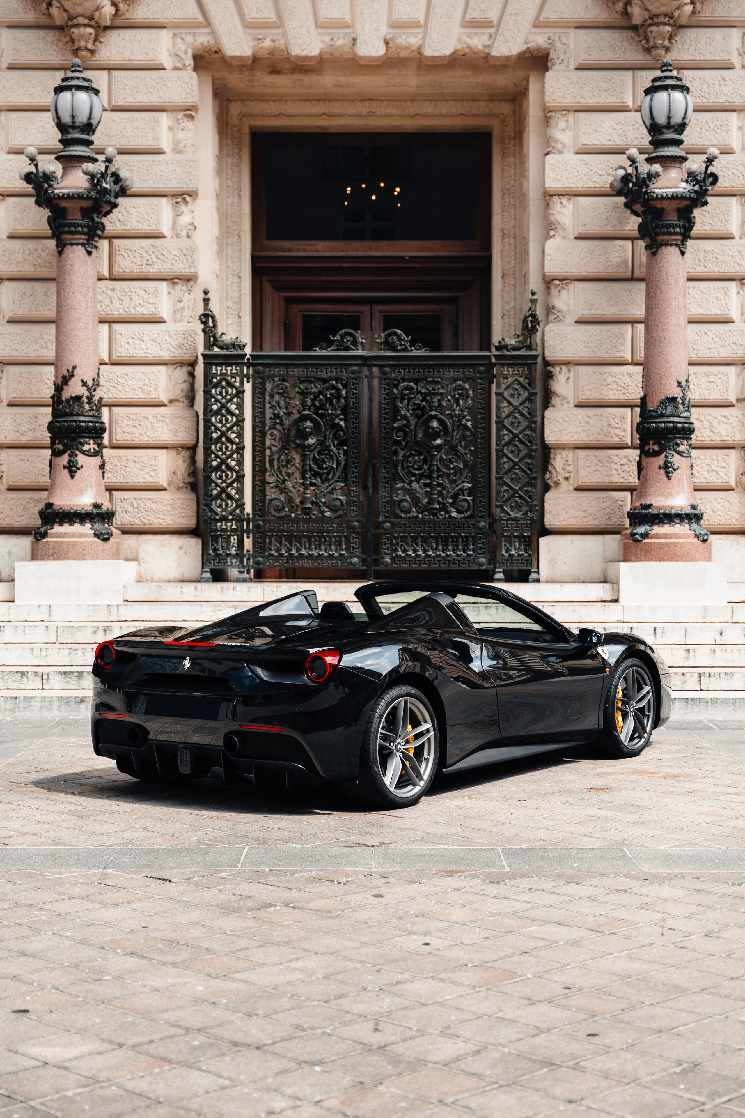 Ferrari 488 Spider. Photographer in Paris — Vitalii Motruk
