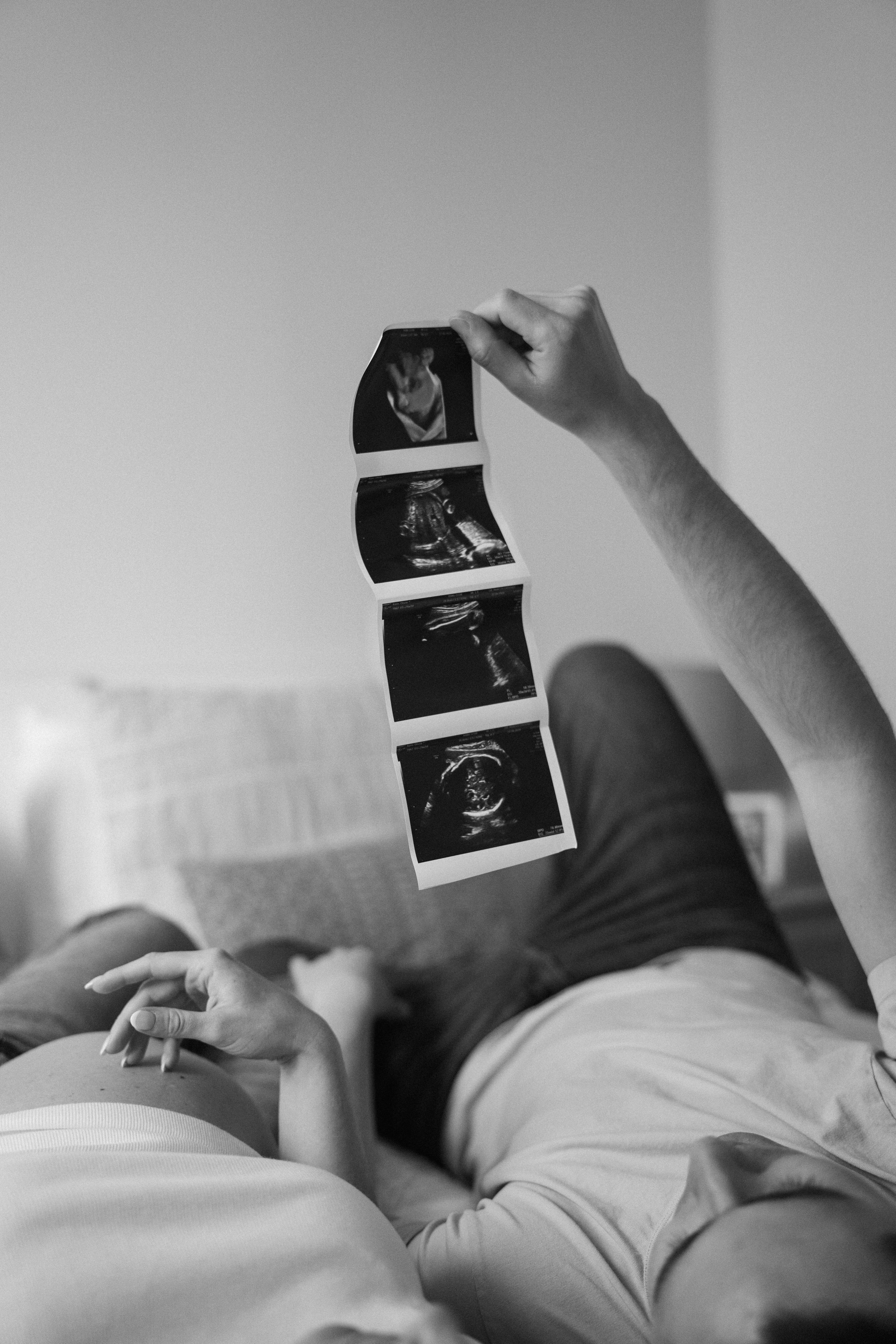 Pregnancy and family portrait photographer. maternity photoshoot. Photographer in Madrid, Spain. Alyona Belyaninova