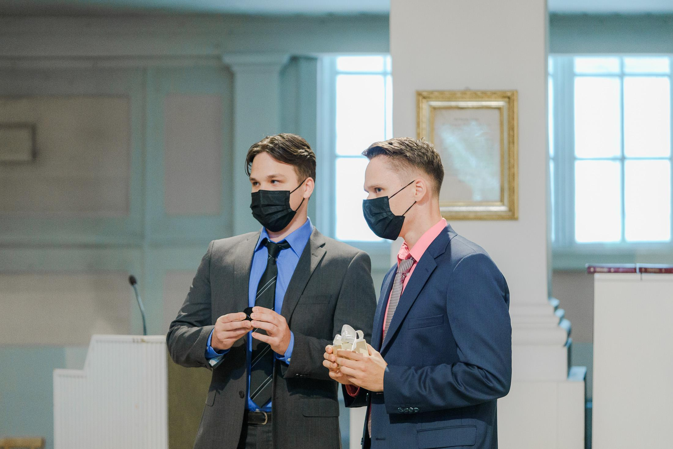 N&T, Potrettikuvaus Helsingissä, vihkiminen Helsingin vanha kirkossa