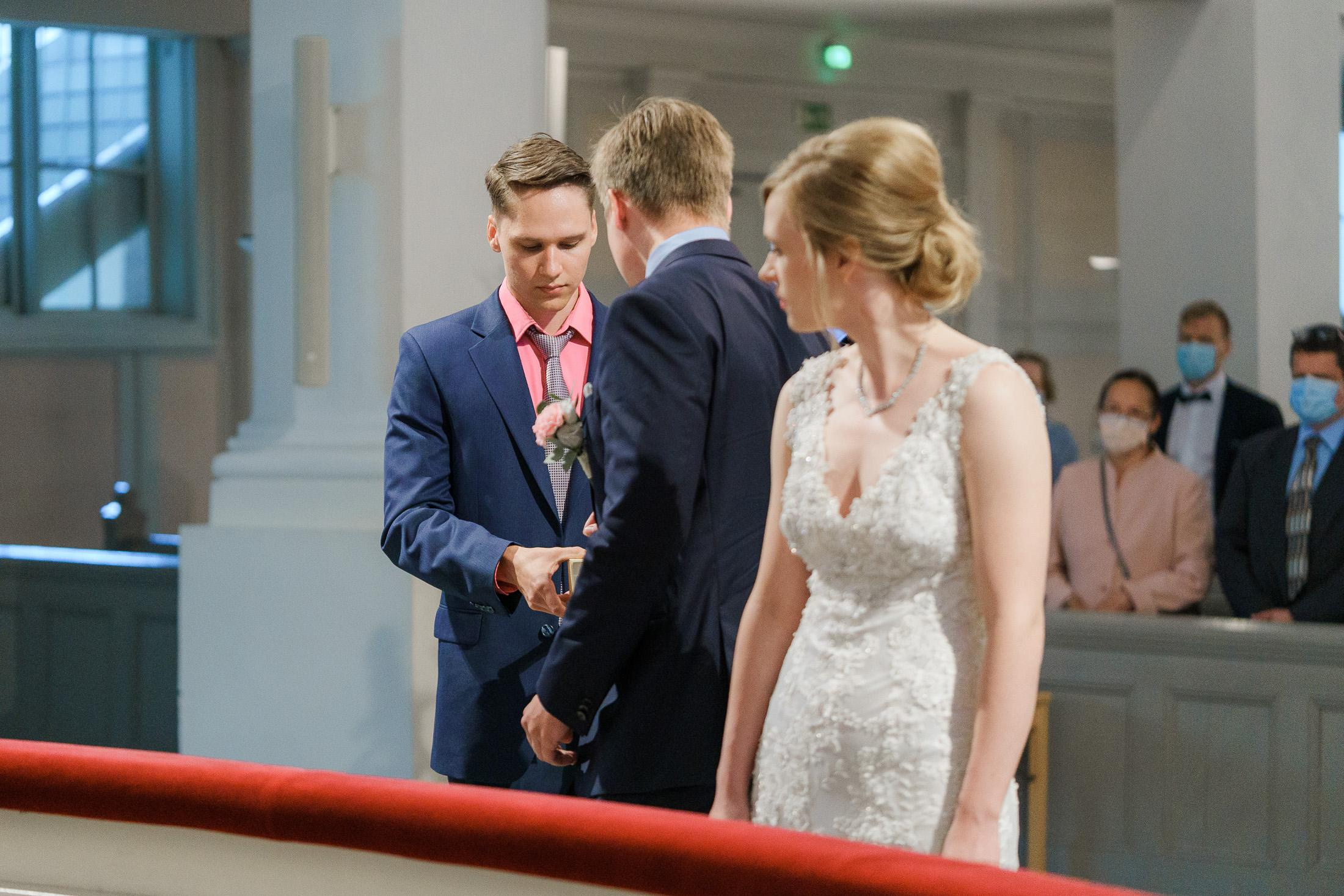 N&T, Potrettikuvaus Helsingissä, vihkiminen Helsingin vanha kirkossa