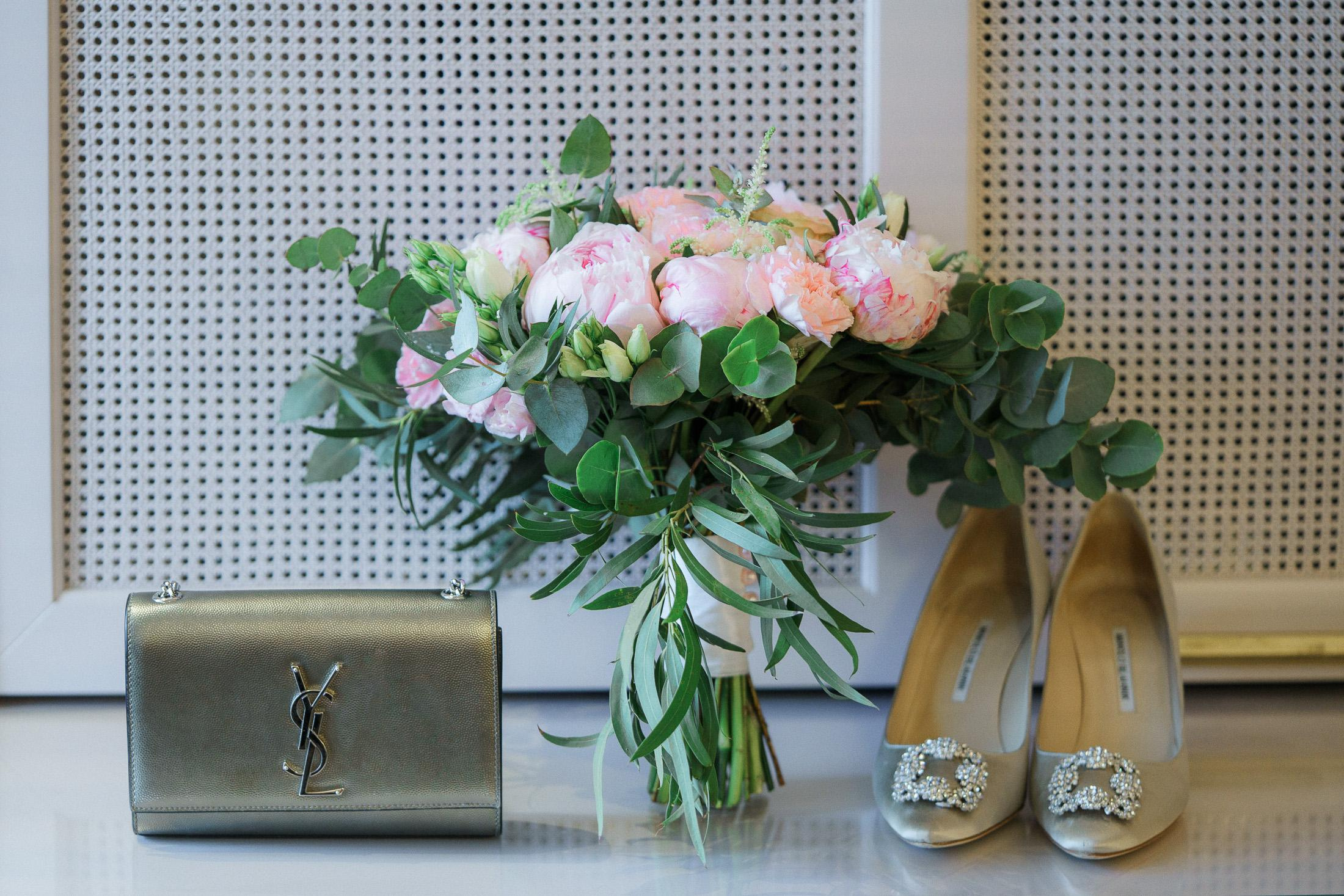 N&T, Potrettikuvaus Helsingissä, vihkiminen Helsingin vanha kirkossa