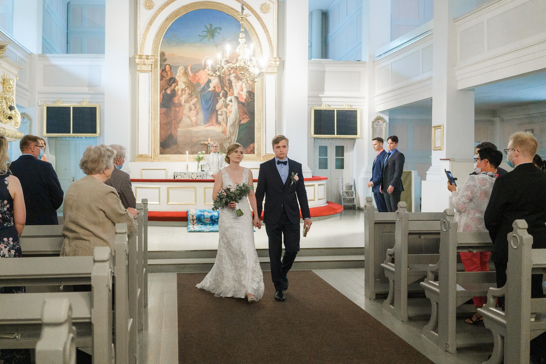 N&T, Potrettikuvaus Helsingissä, vihkiminen Helsingin vanha kirkossa