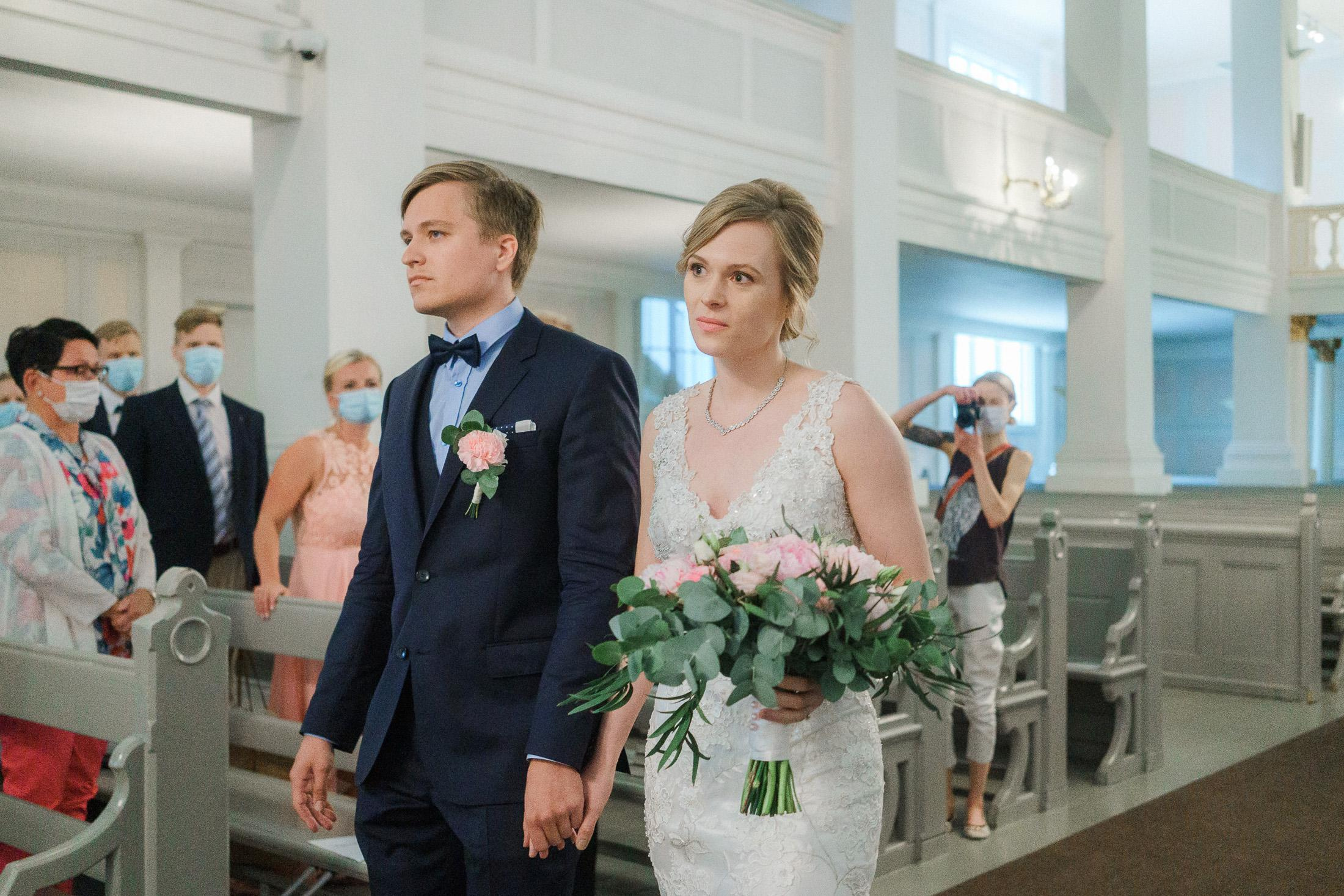 N&T, Potrettikuvaus Helsingissä, vihkiminen Helsingin vanha kirkossa